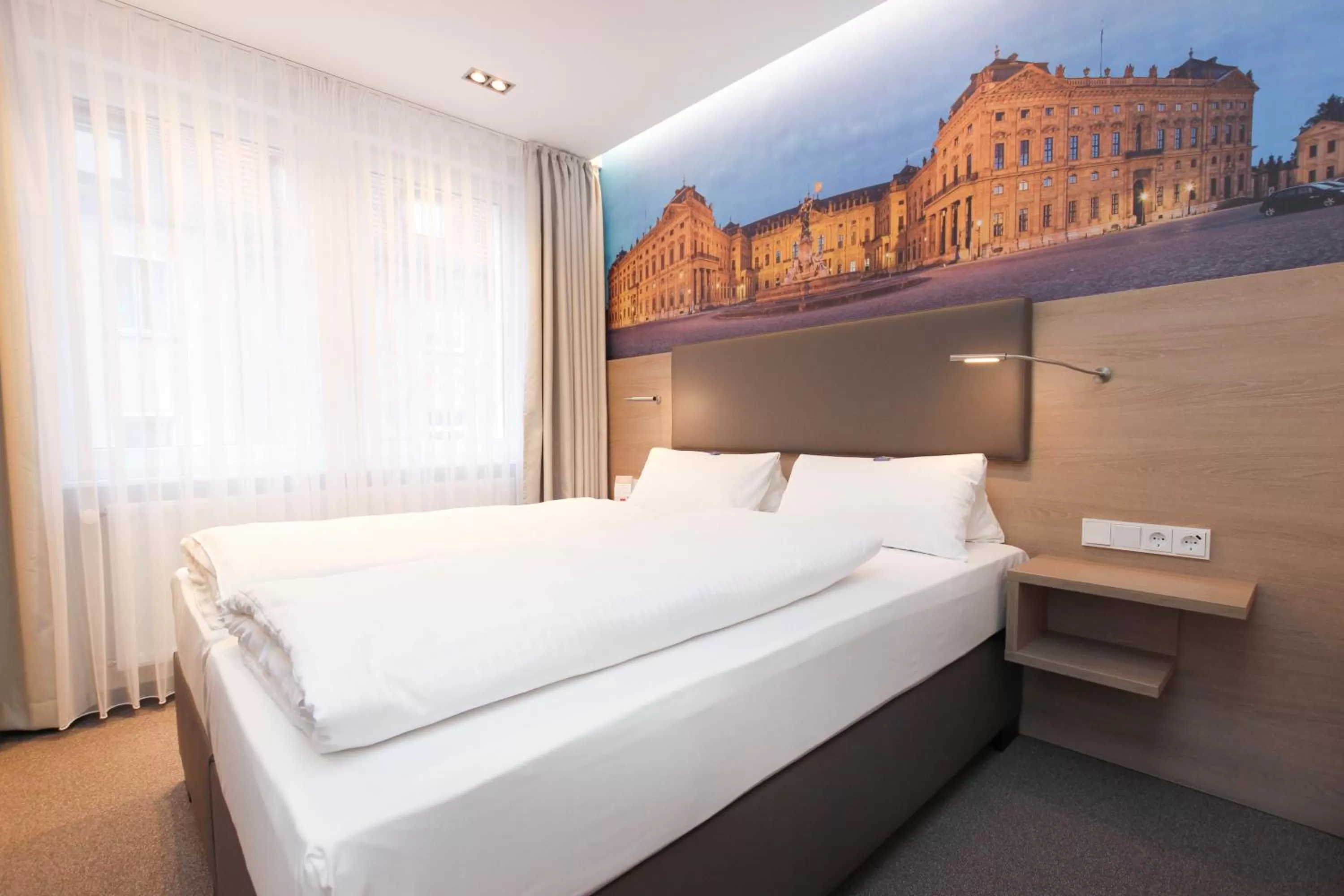 Bedroom, Bed in City Hotel Würzburg