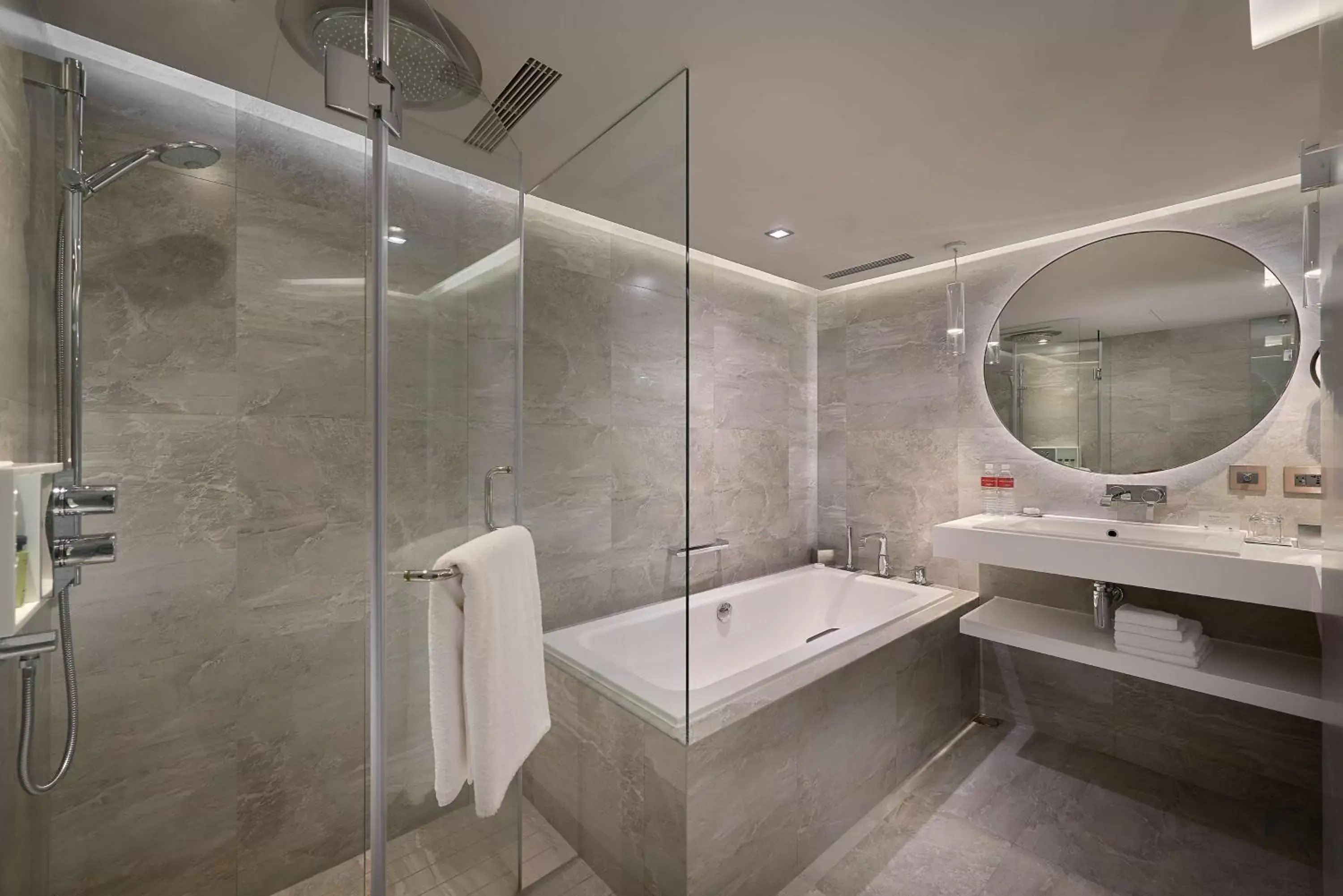 Bathroom in Grand Hyatt Taipei