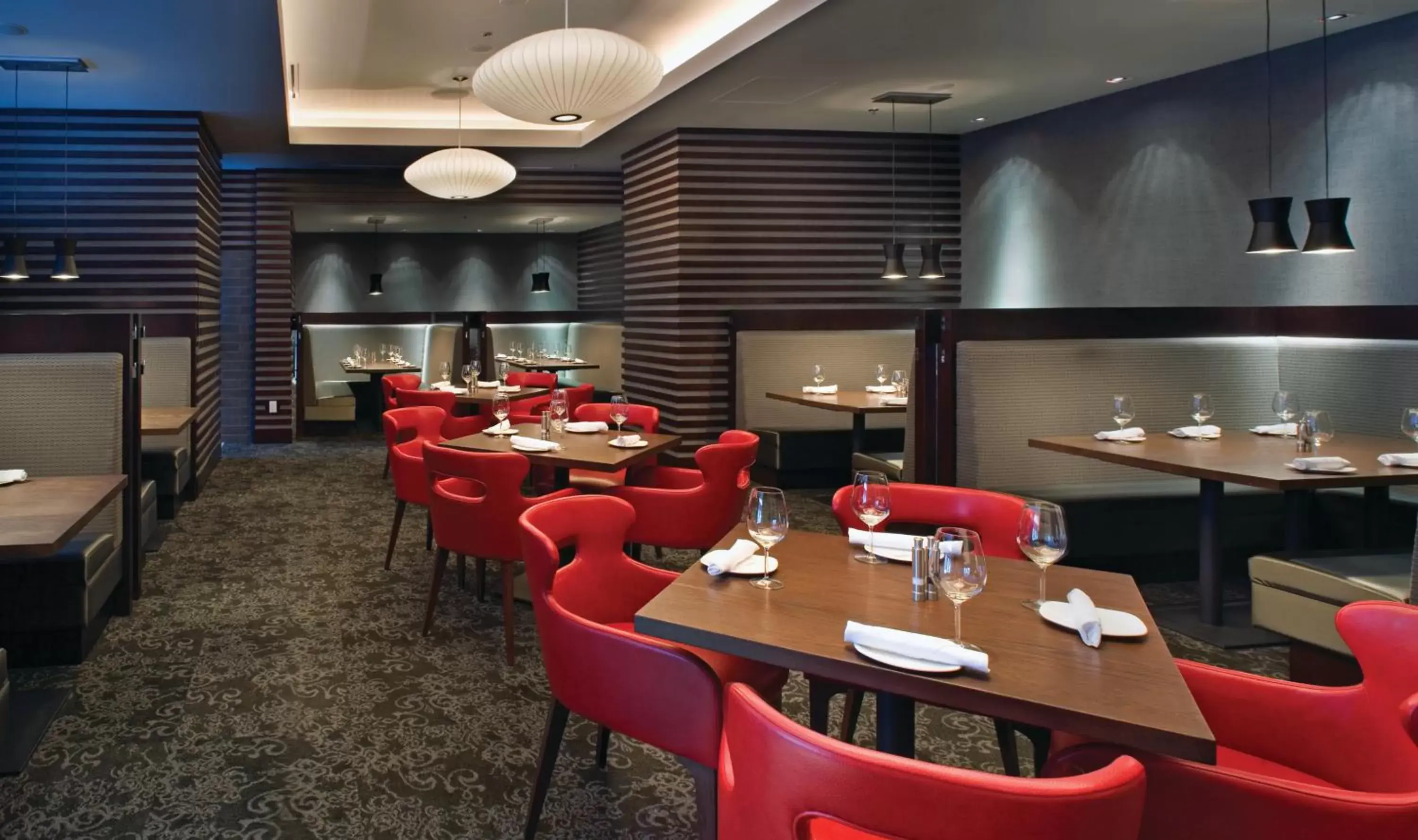 Restaurant/Places to Eat in Coast Coal Harbour Vancouver Hotel by APA