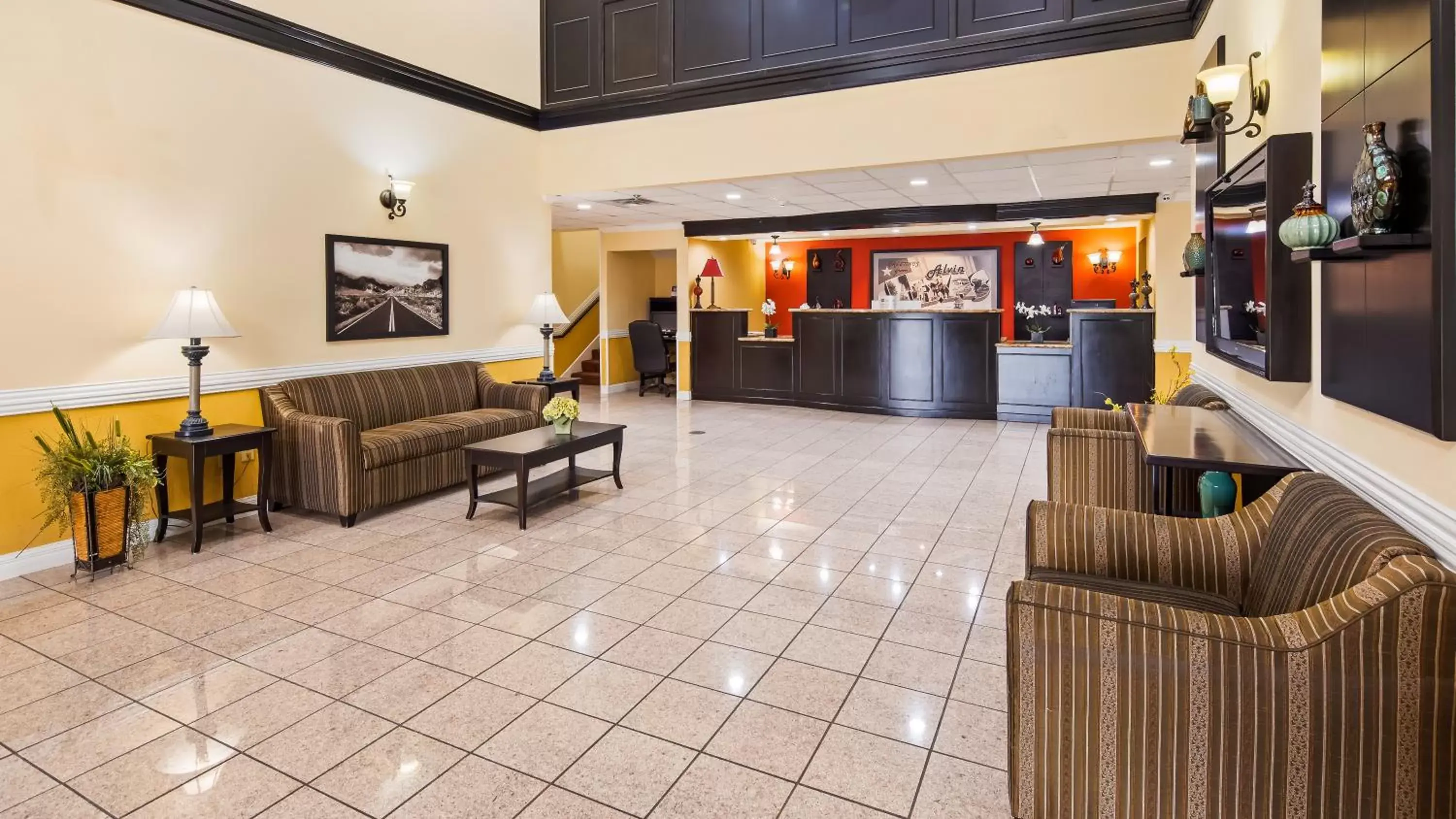 Lobby or reception, Lobby/Reception in SureStay Plus Hotel by Best Western Alvin