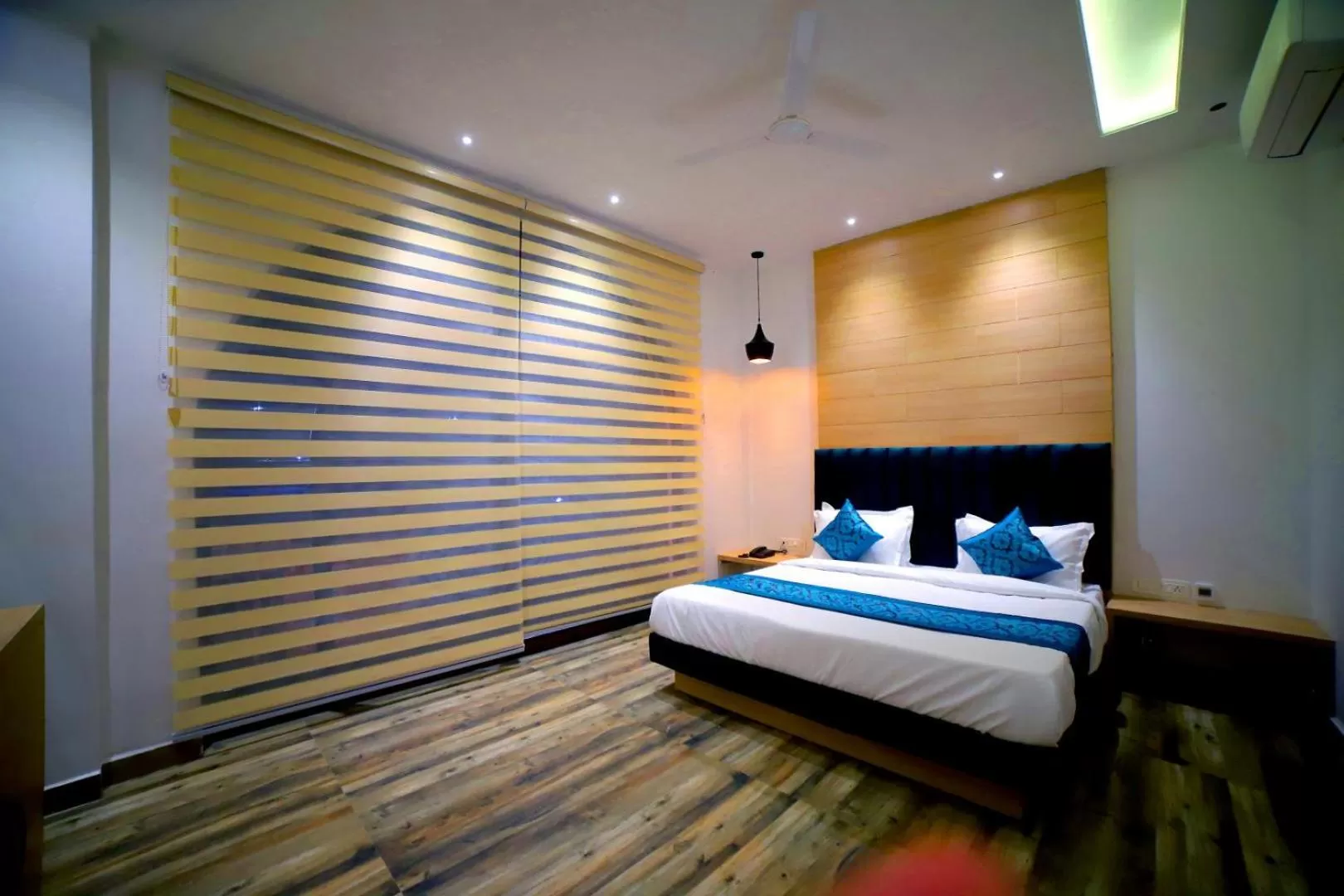 Photo of the whole room, Bed in Hotel Diamond View