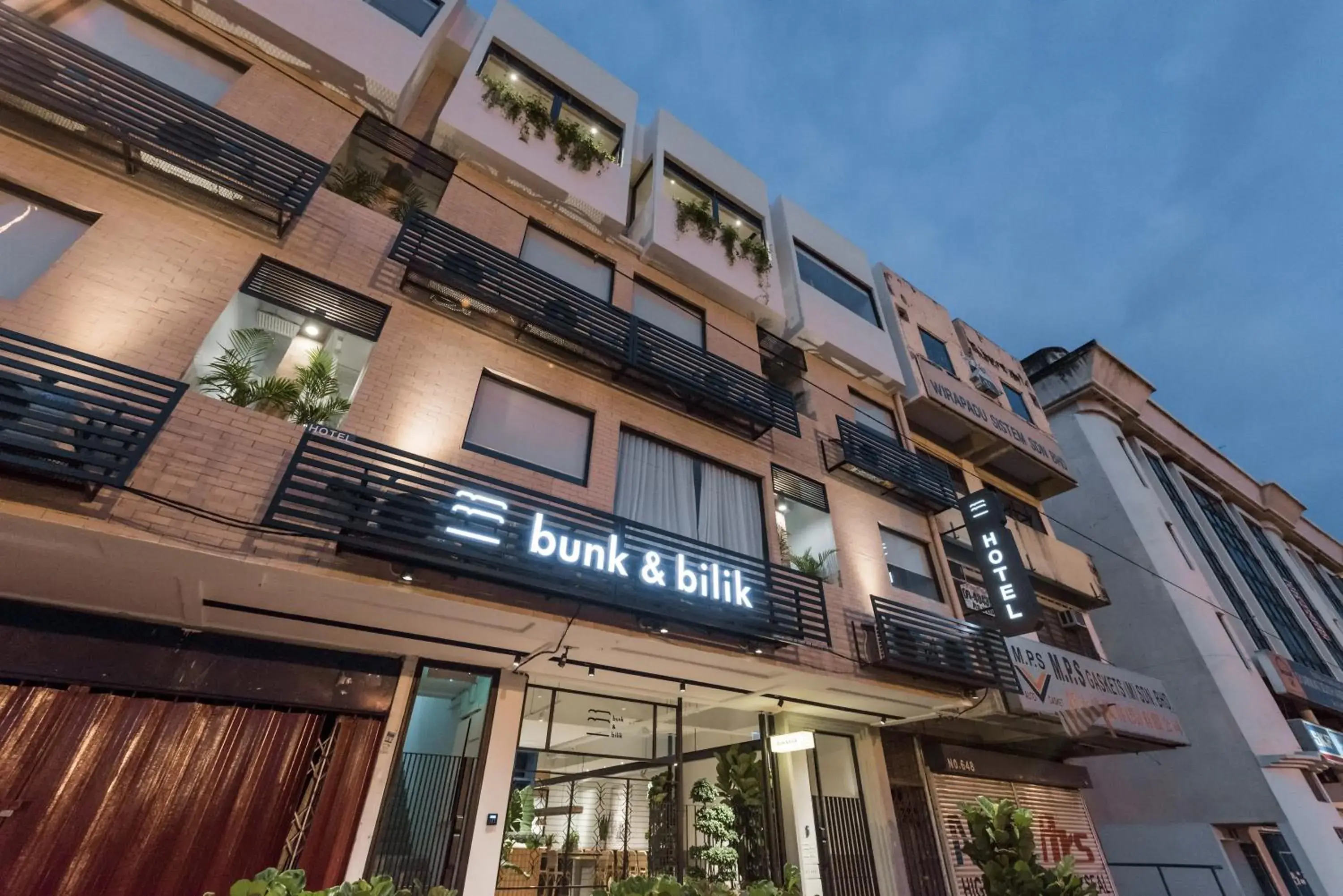 Property Building in Bunk & Bilik Hotel Jalan Ipoh