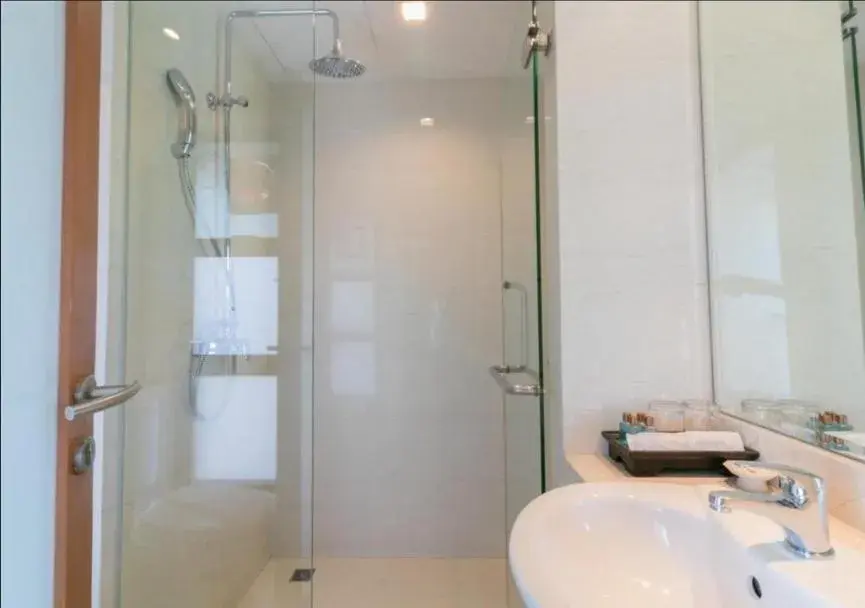 Shower, Bathroom in Silom Forest Exclusive Residence