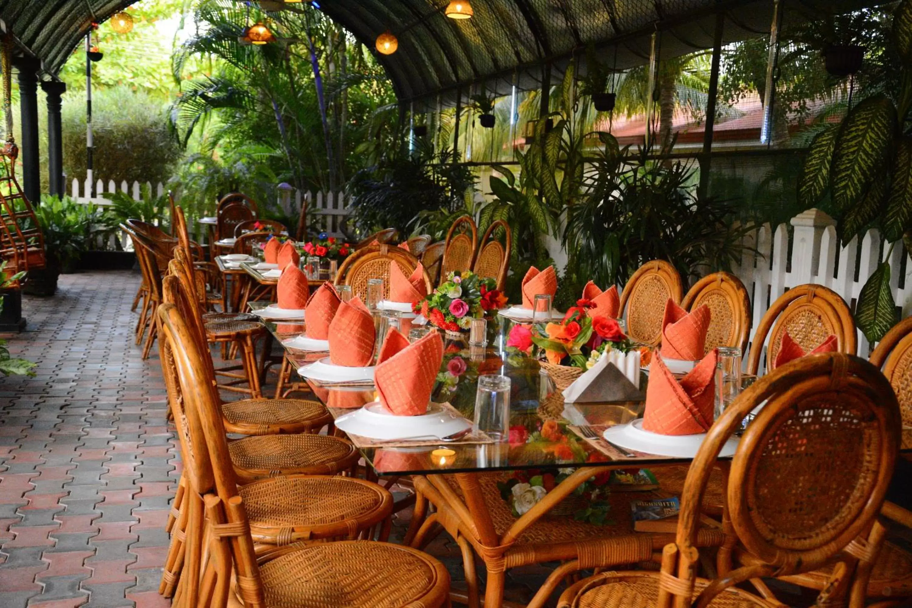 Restaurant/places to eat in JKAB Park Hotel Restaurant/places to eat in JKAB Park Hotel