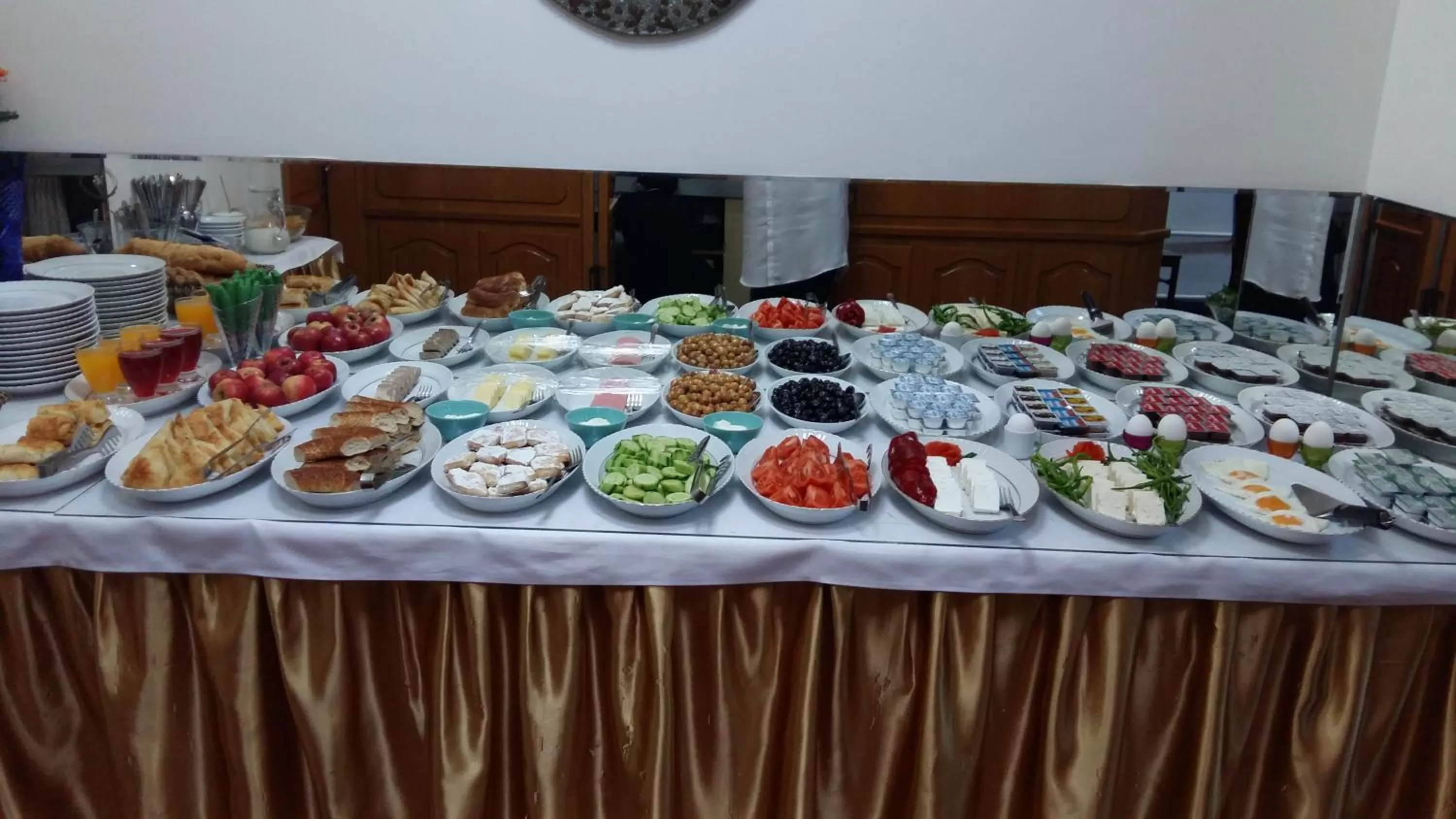 Food and drinks in Hotel Cesmeli