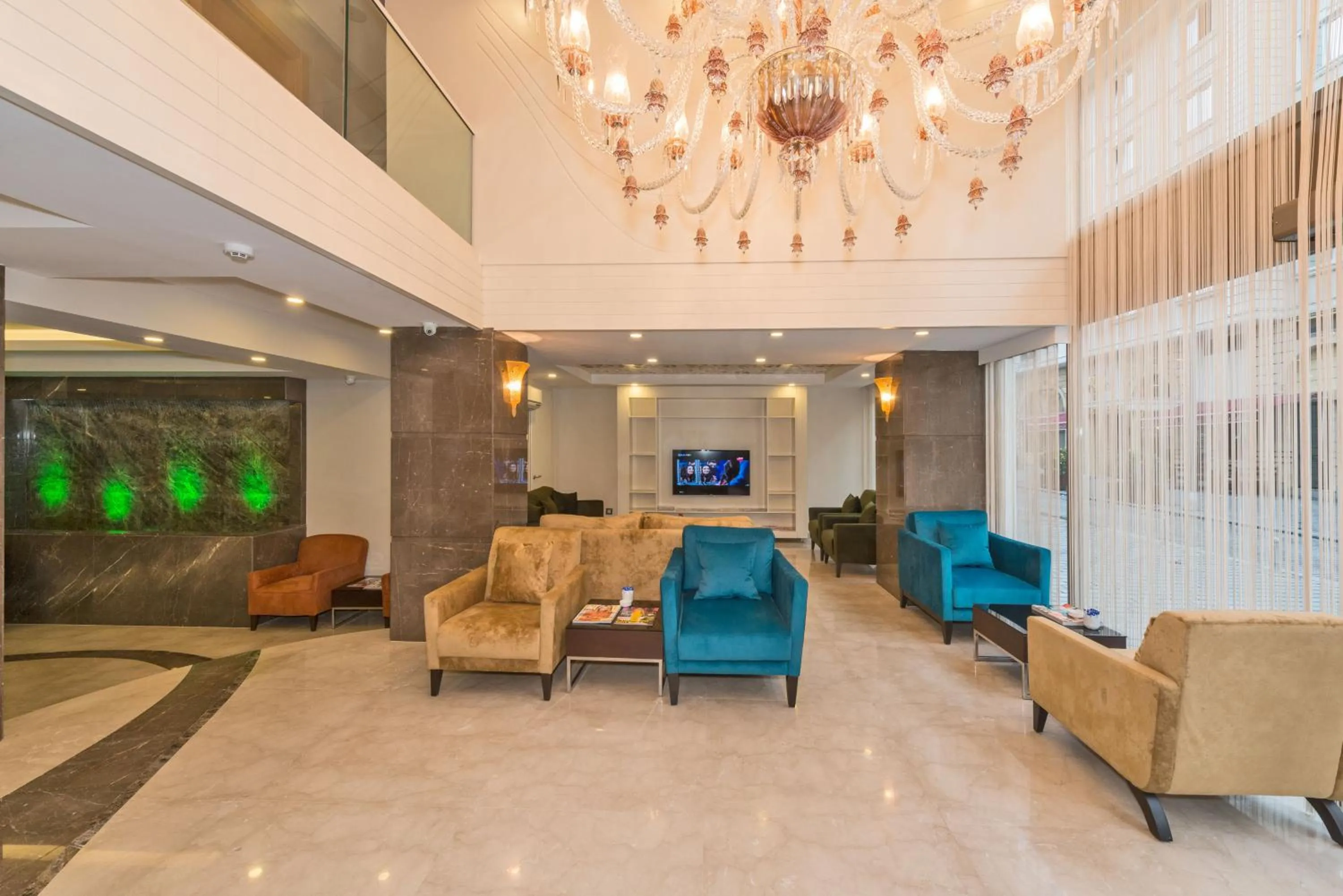 Lobby or reception in Bisetun Hotel