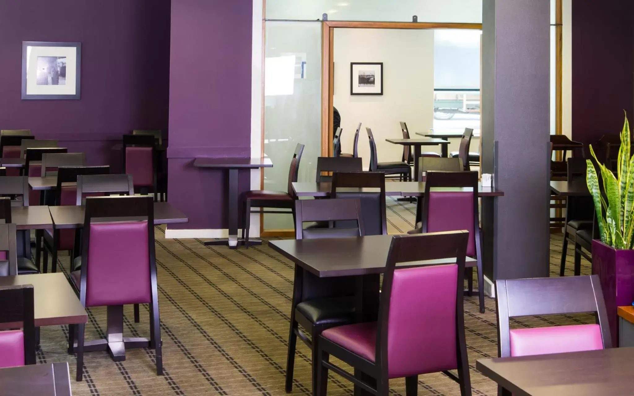 Restaurant/Places to Eat in Holiday Inn Express - Glasgow - City Ctr Riverside, an IHG Hotel