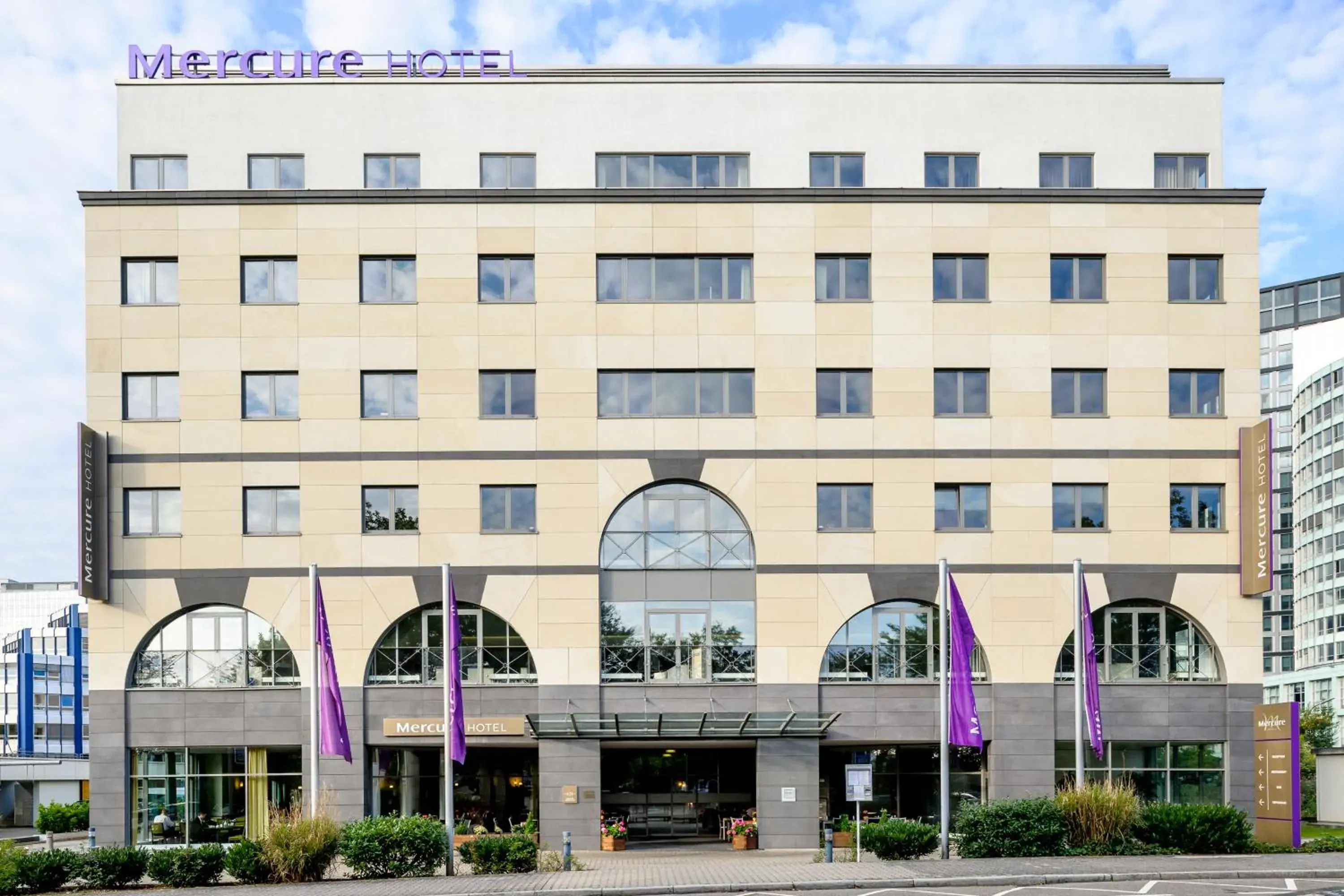 Property Building in Mercure Hotel Frankfurt Eschborn Süd