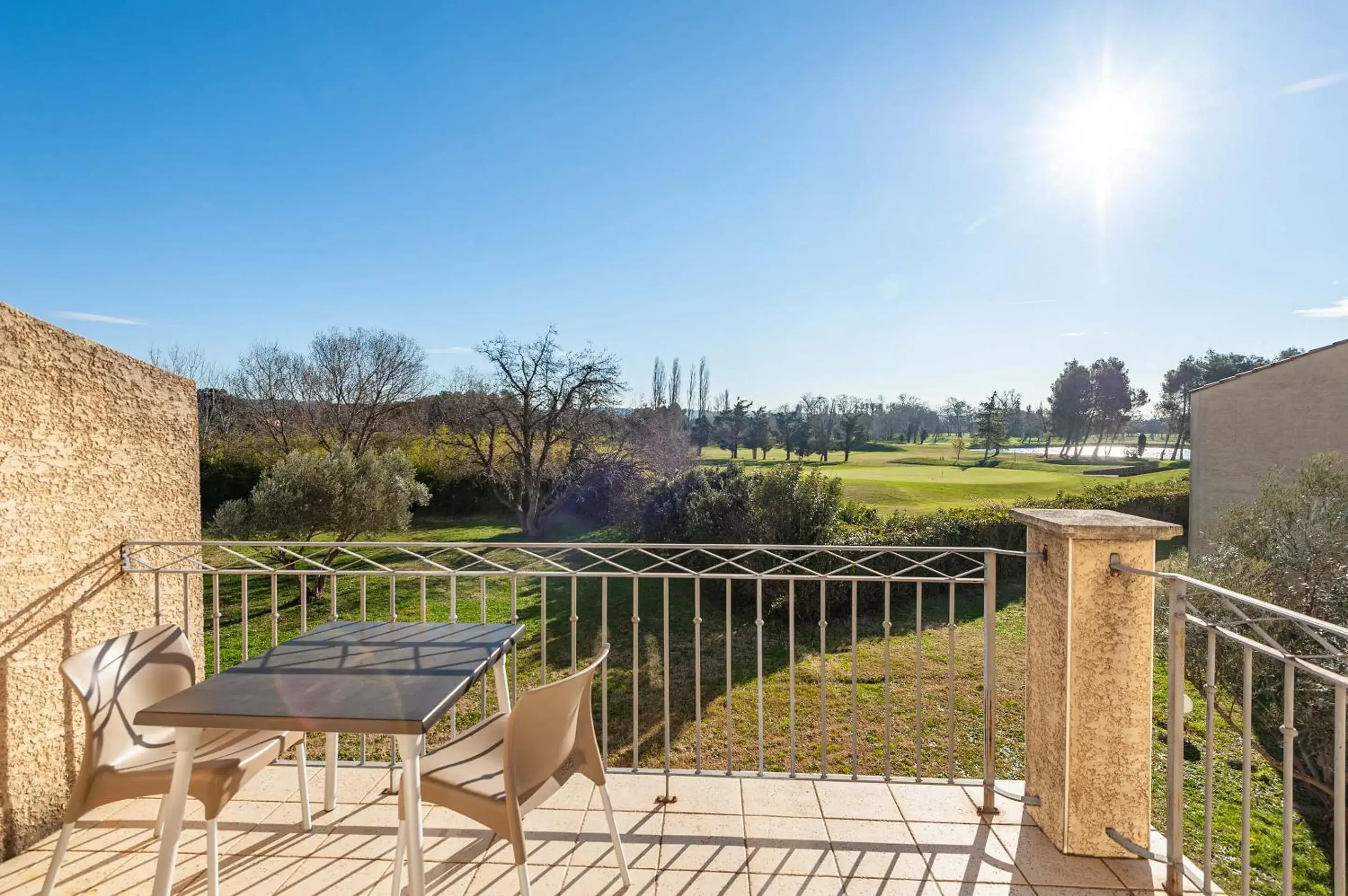 Balcony/Terrace in Residhotel Golf Grand Avignon