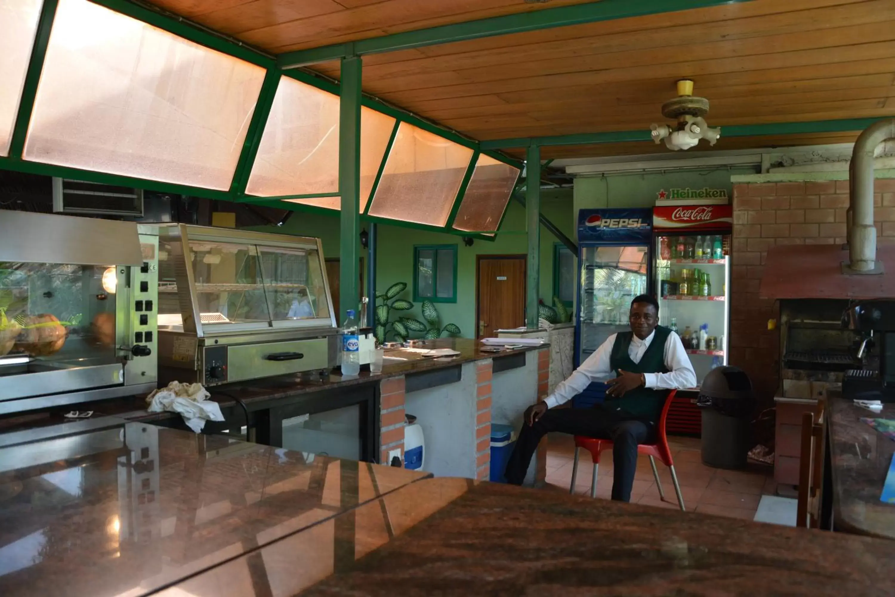 Restaurant/places to eat in Manuela Residence Restaurant/places to eat in Manuela Residence