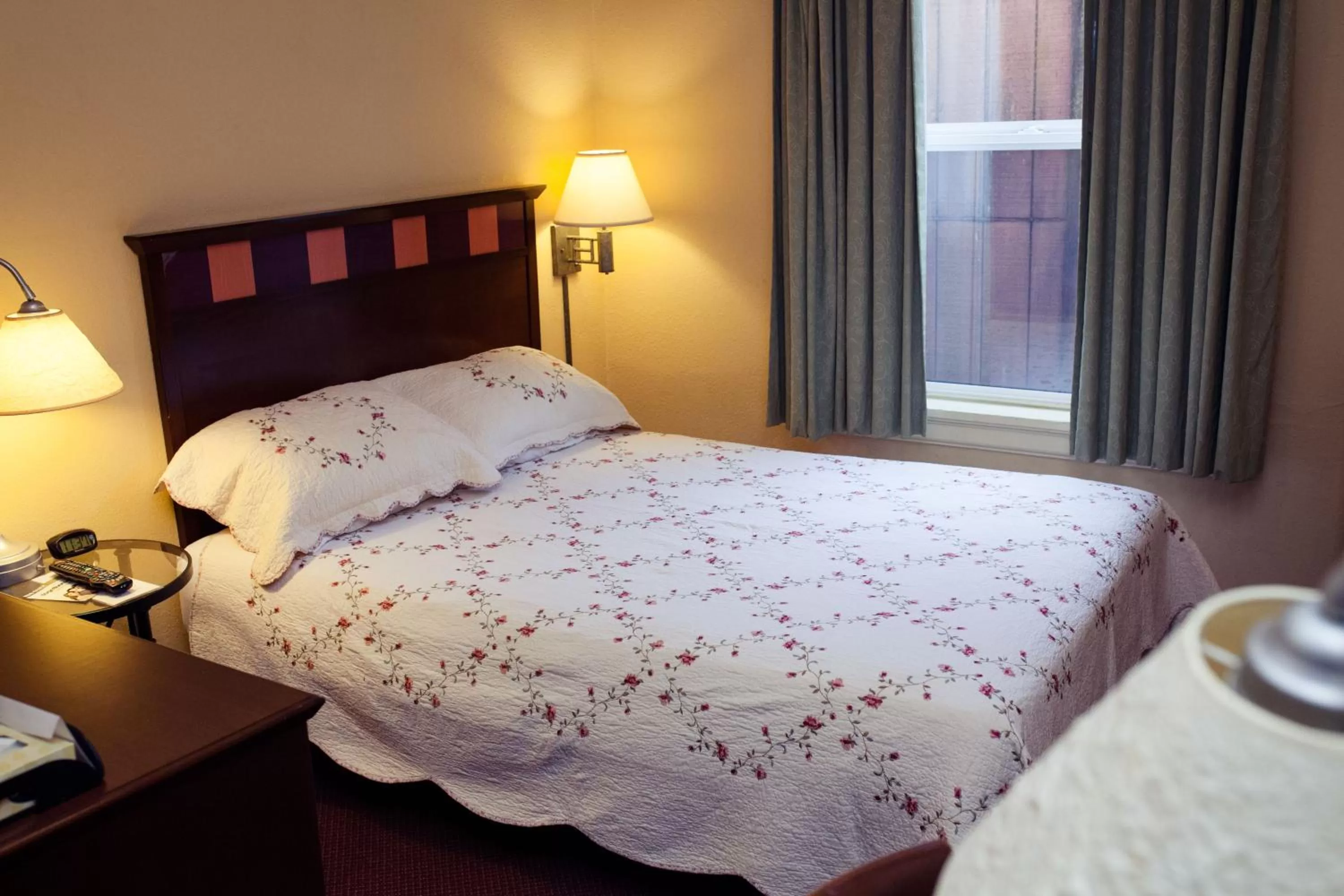 Day, Bed in Gilmore Hotel, Trademark Collection by Wyndham