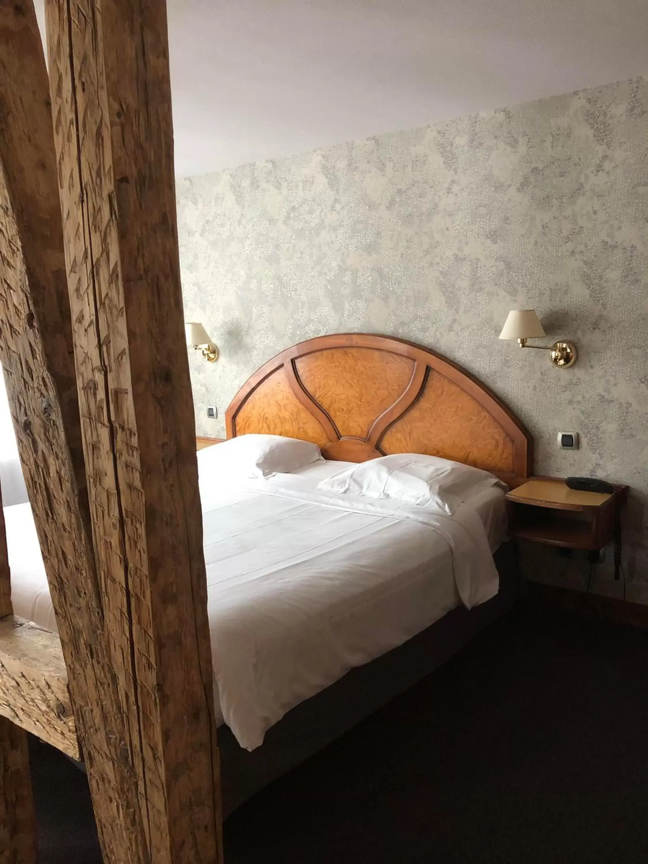 Property building, Room Photo in Hotel Restaurant Au Cerf d'Or