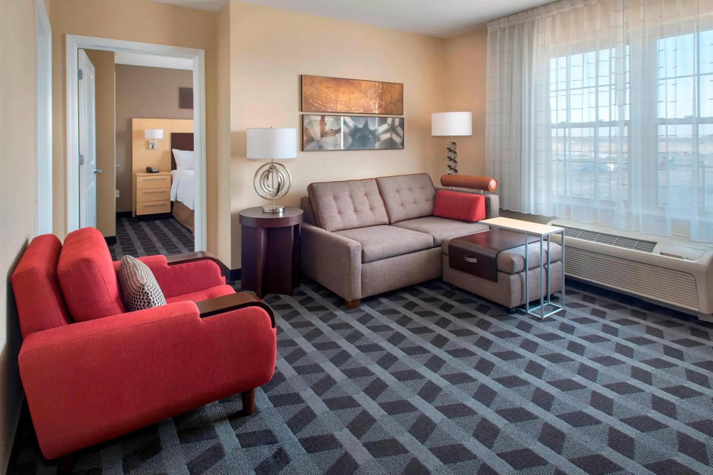 Living room, Seating Area in TownePlace Suites Republic Airport Long Island Farmingdale