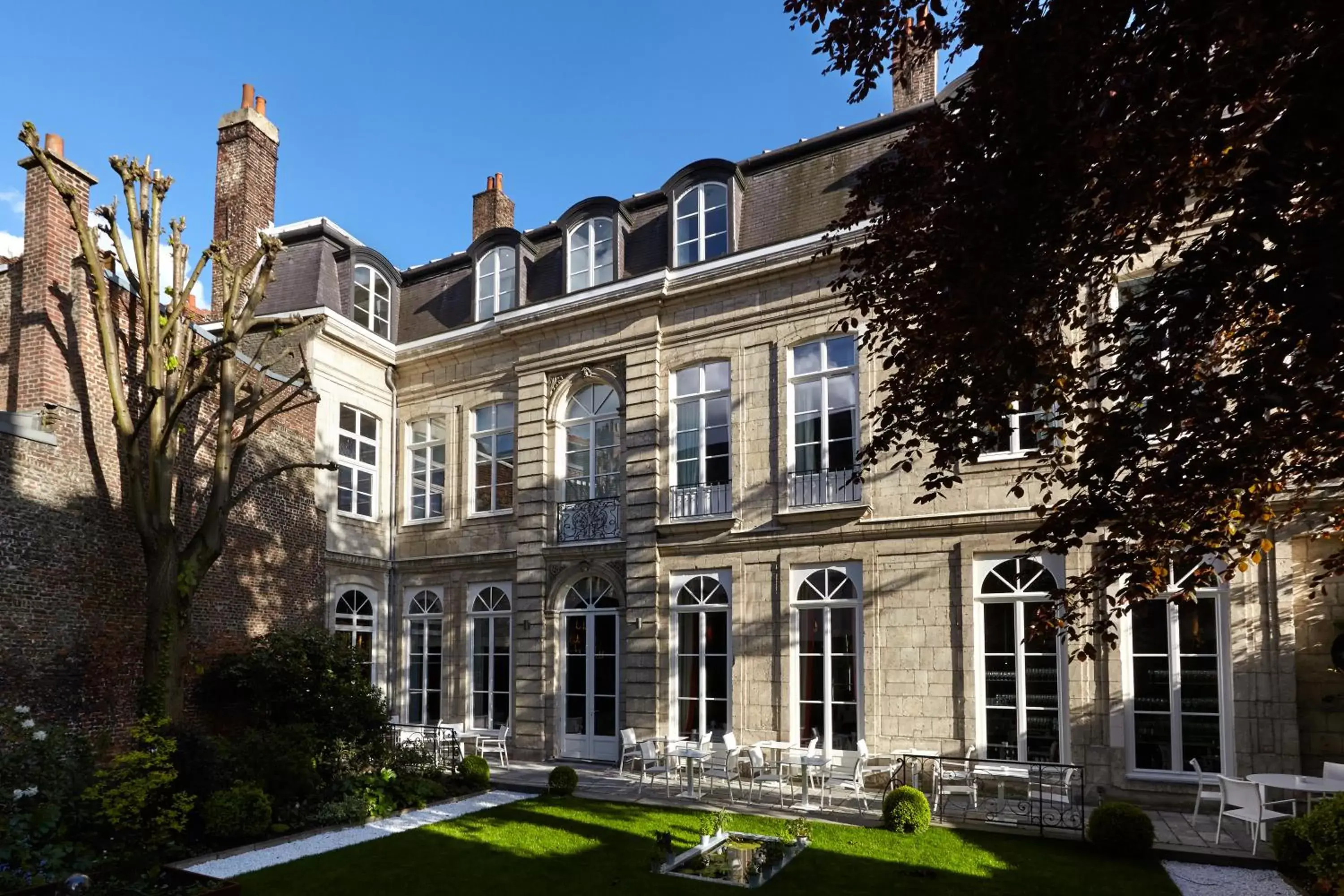 Balcony/Terrace, Garden in Clarance Hotel Lille