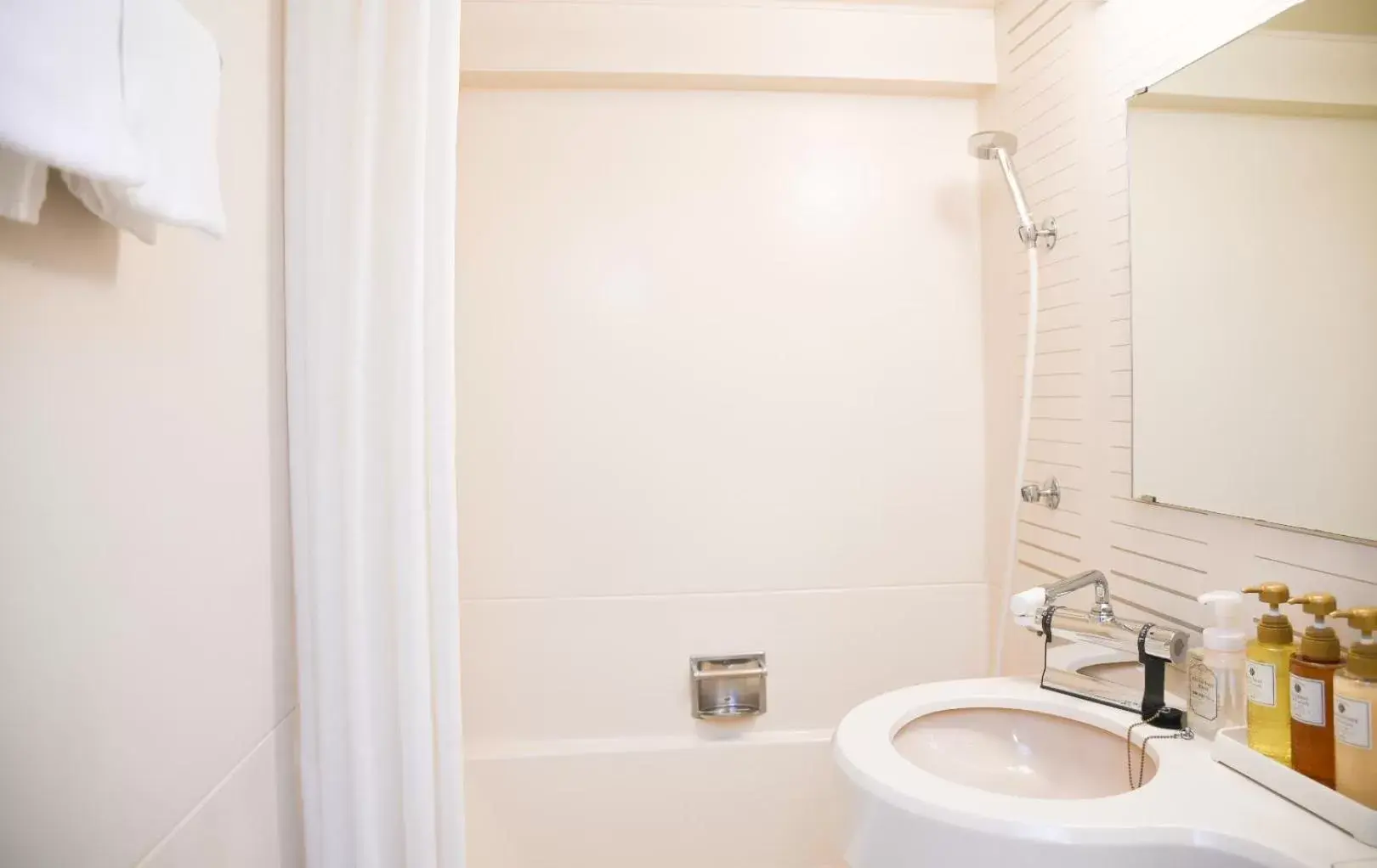 Shower, Bathroom in Hotel Sun White