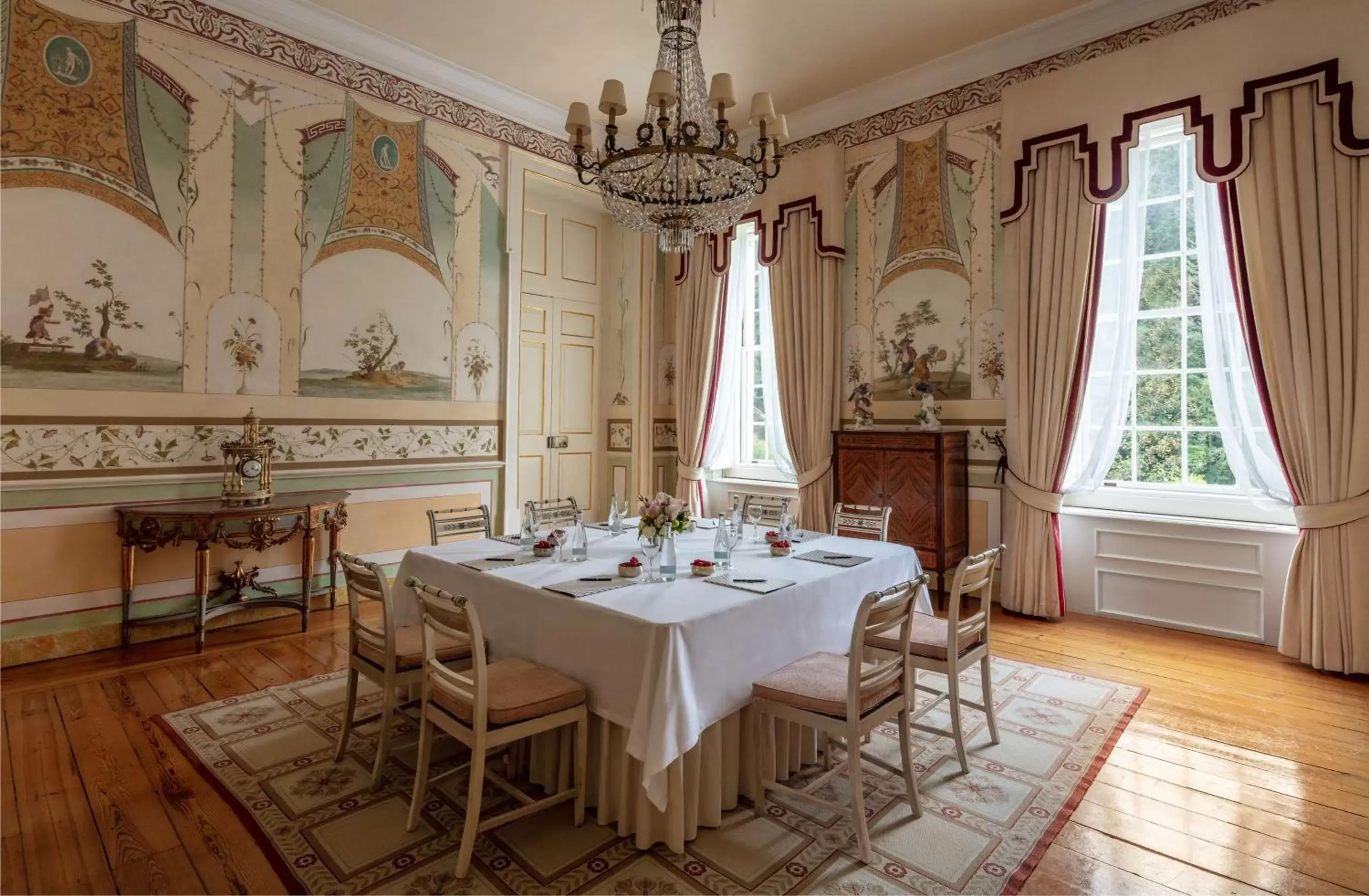 Meeting/conference room, Restaurant/Places to Eat in Tivoli Palácio de Seteais Sintra Hotel - The Leading Hotels of the World