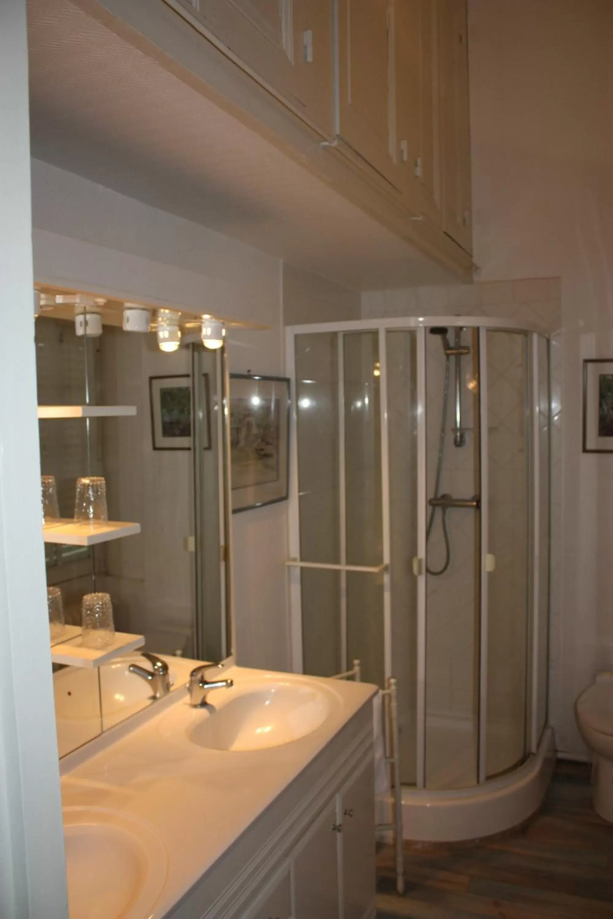 Bathroom in Château de la Chabroulie