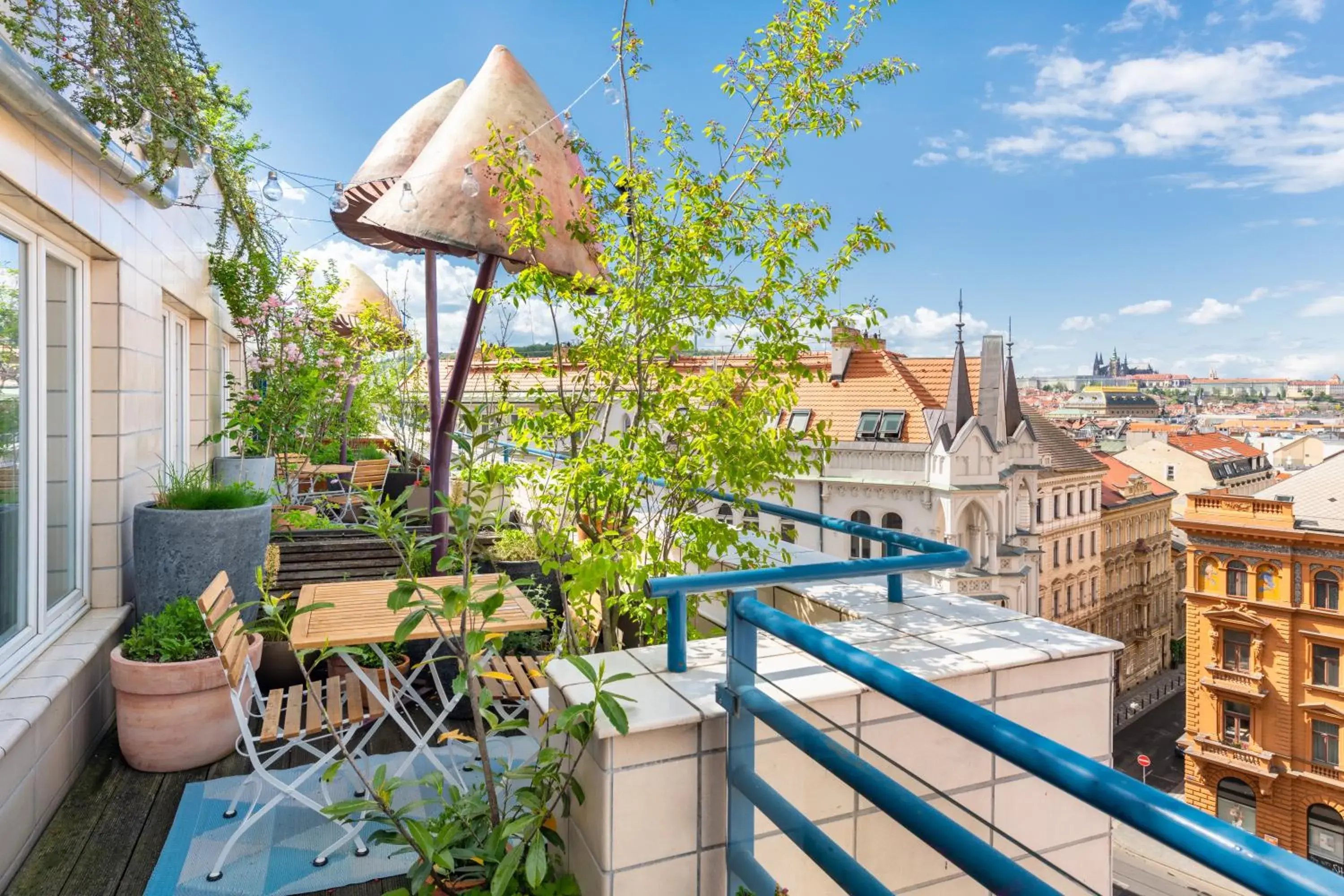 Patio in MOSAIC HOUSE Design Hotel