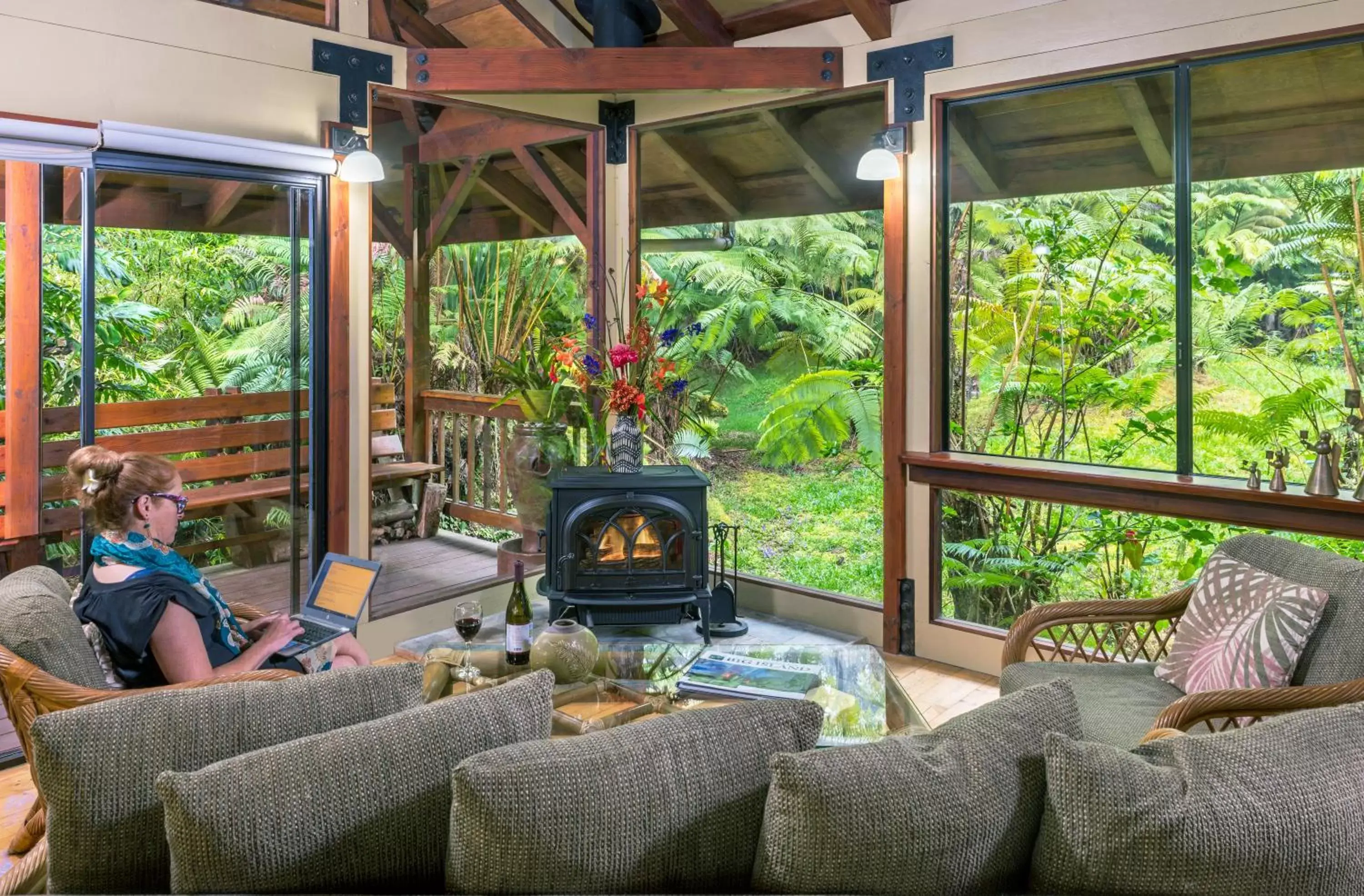 Living room, Seating Area in Volcano Village Lodge