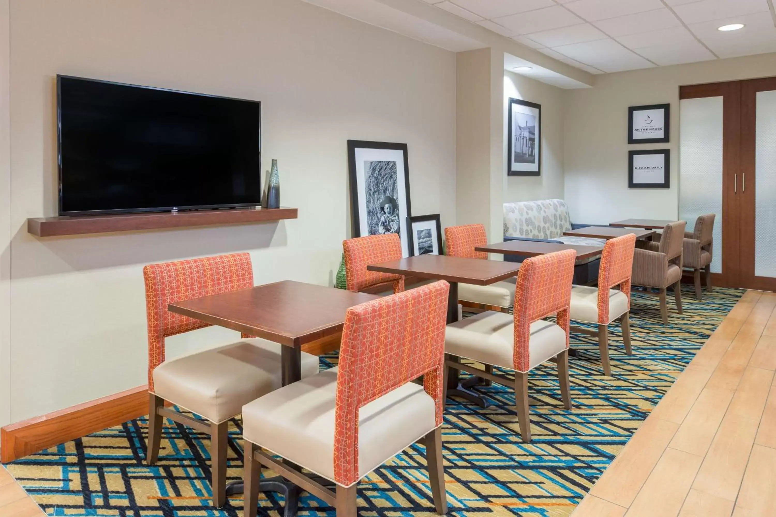 Lobby or reception, Lounge/Bar in Hampton Inn Columbia