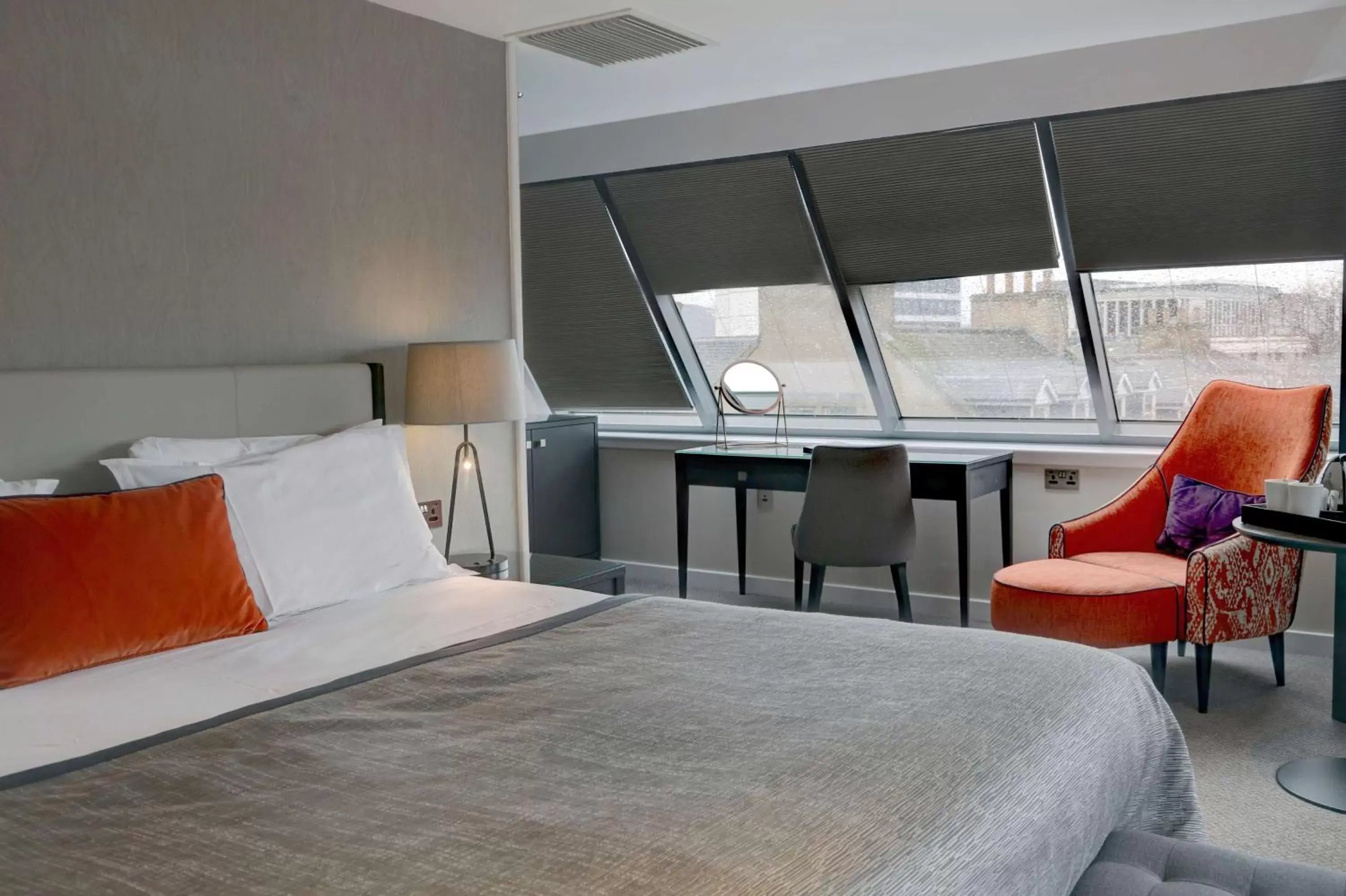 Photo of the whole room, Bed in Ten Hill Place Photo of the whole room, Bed in Ten Hill Place