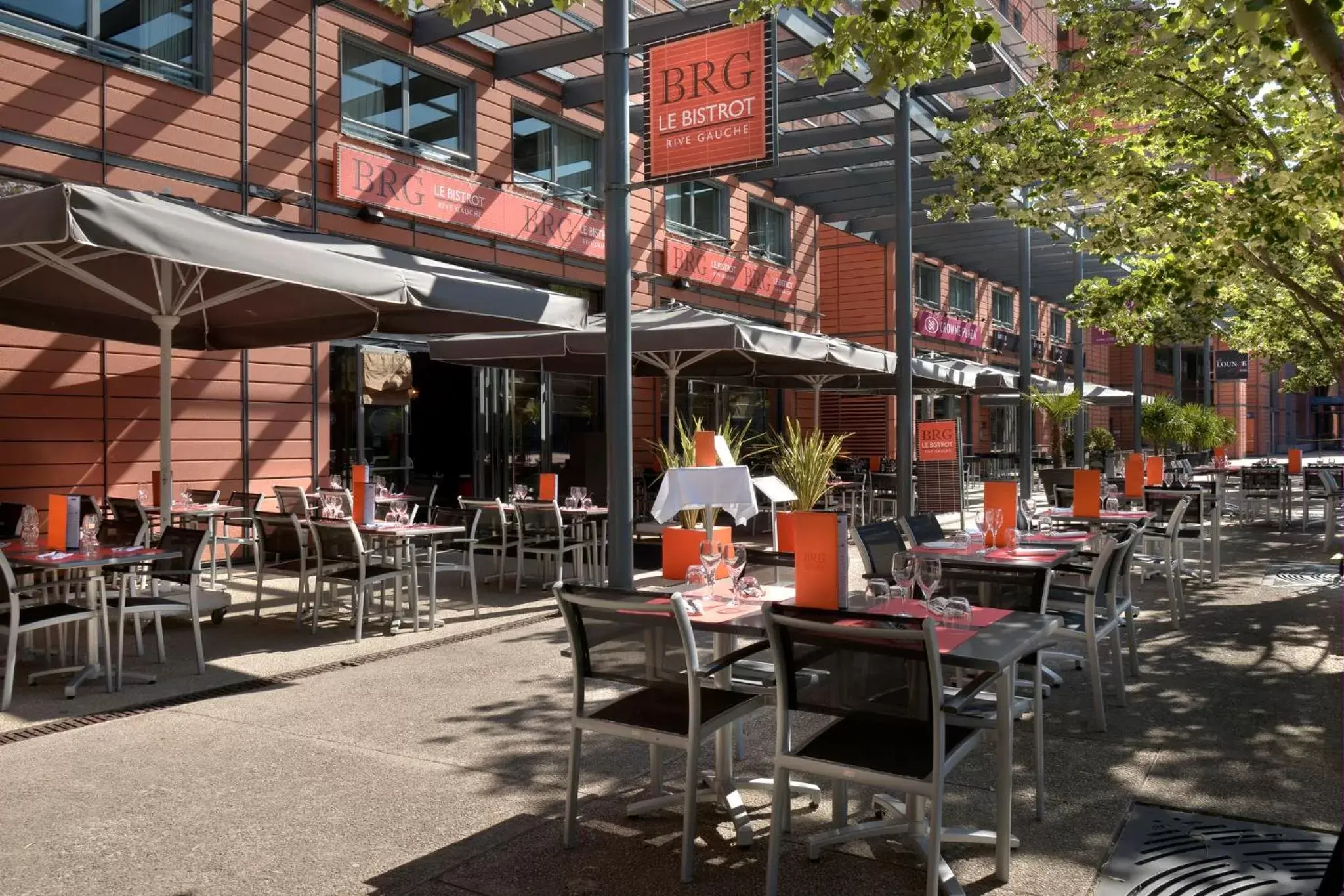 Restaurant/Places to Eat in Crowne Plaza Lyon Parc de la Tête d'Or