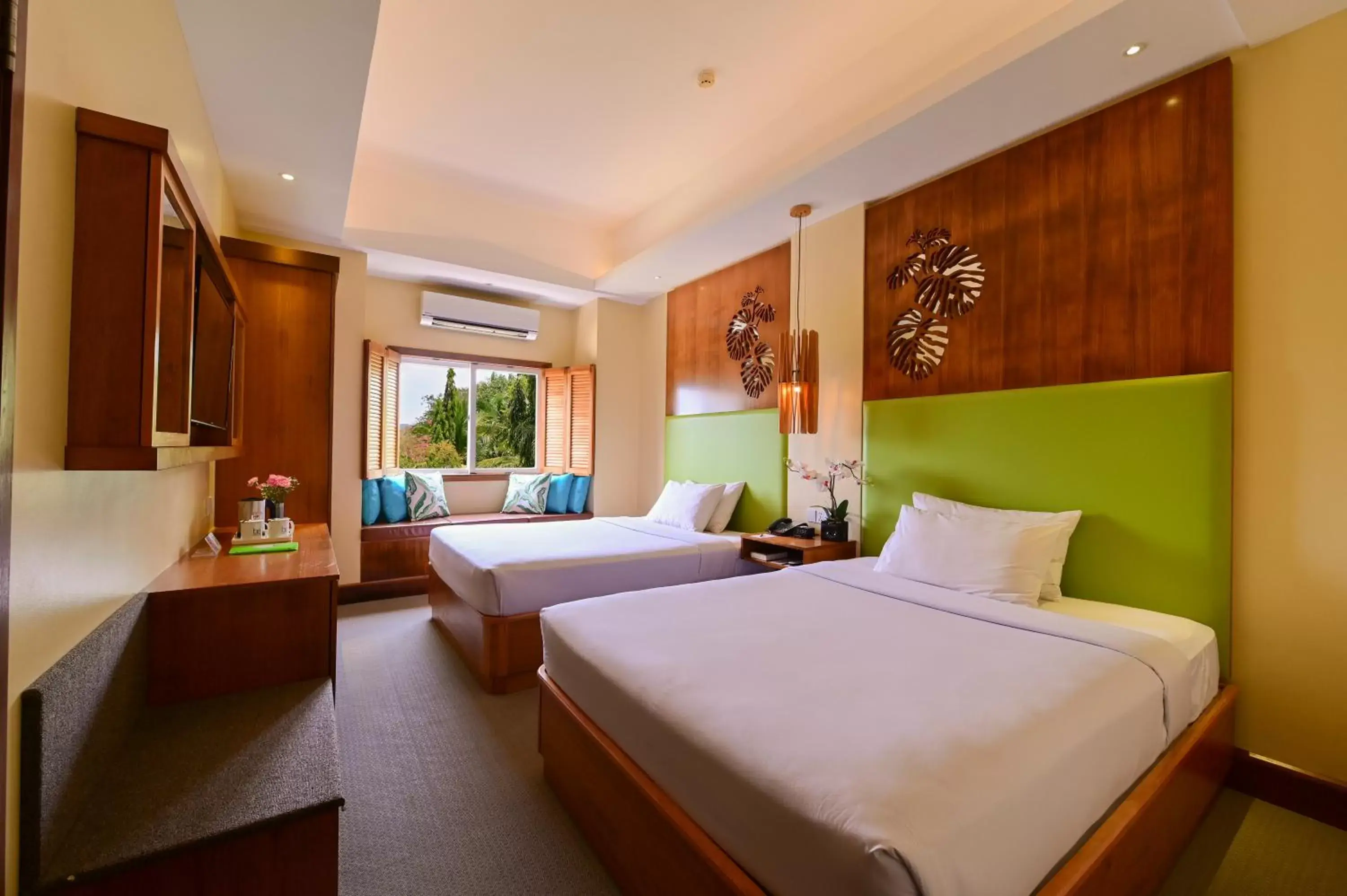 Photo of the whole room, Bed in BE Resort Mactan