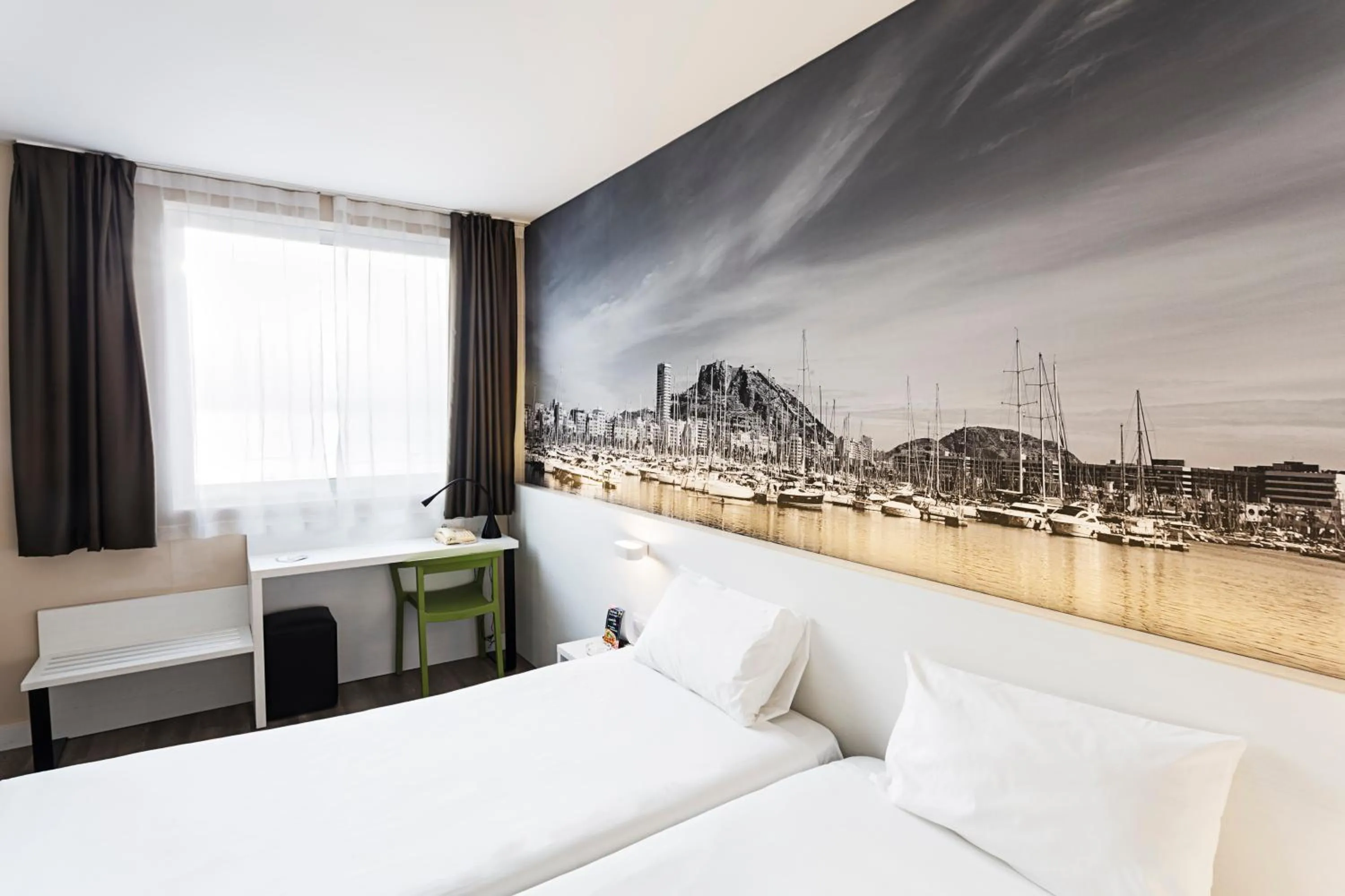 Bed in B&B HOTEL Alicante