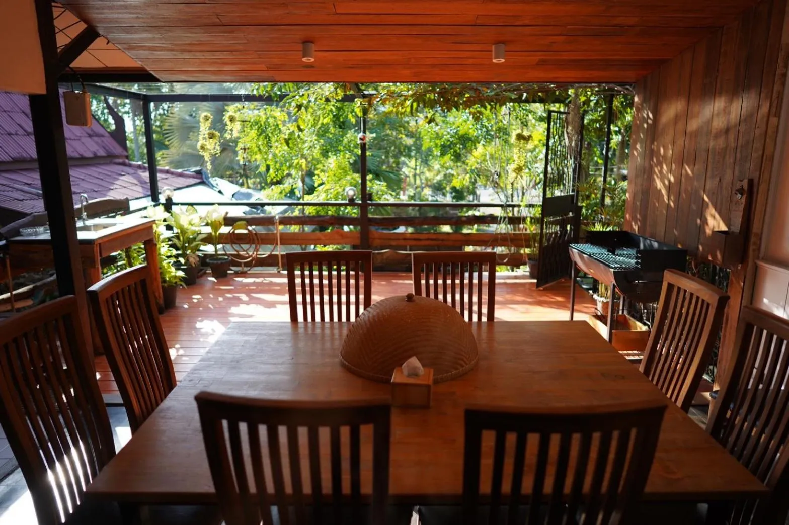 Restaurant/places to eat in Villa Panalai