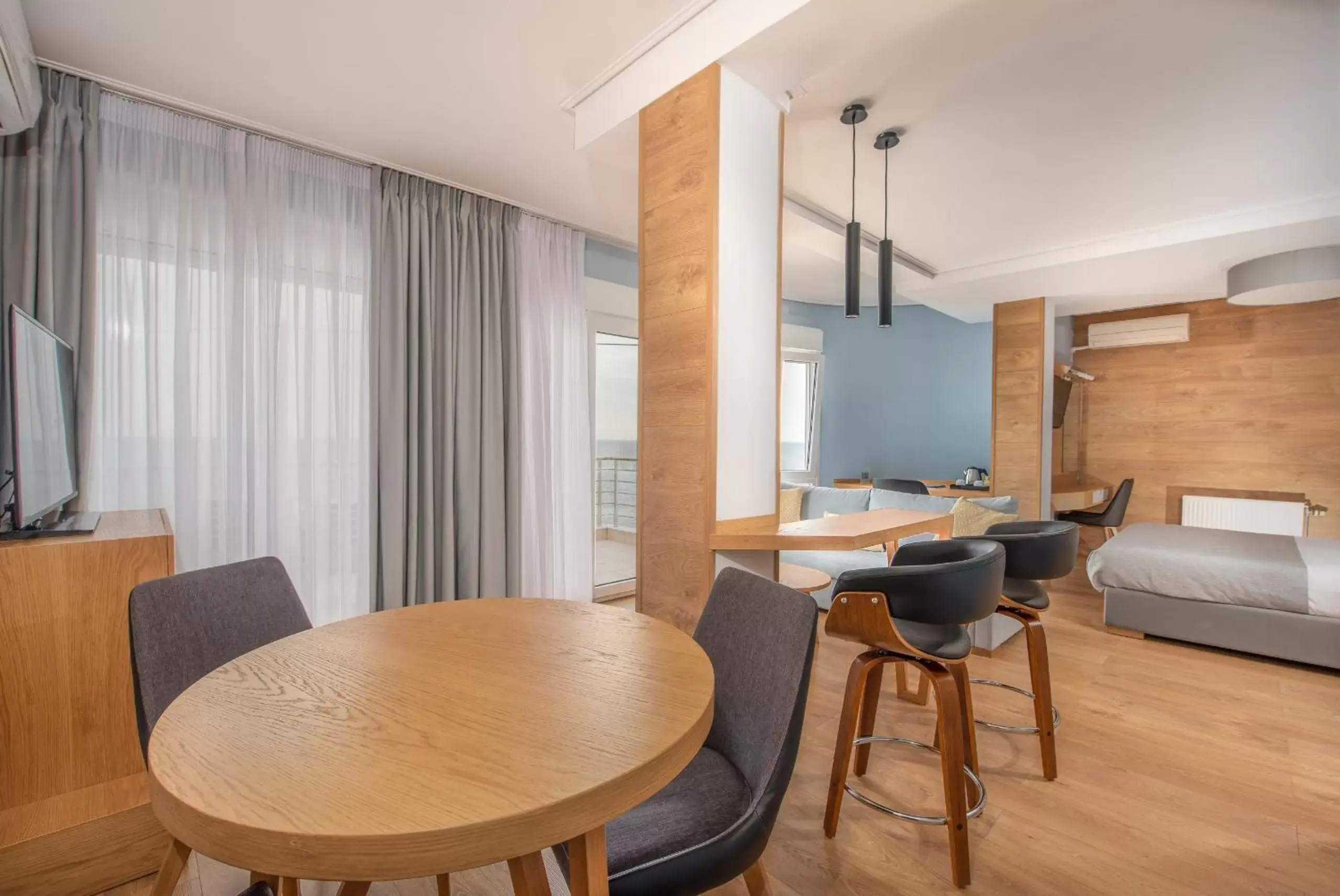 Dining Area in Heliotrope Hotels