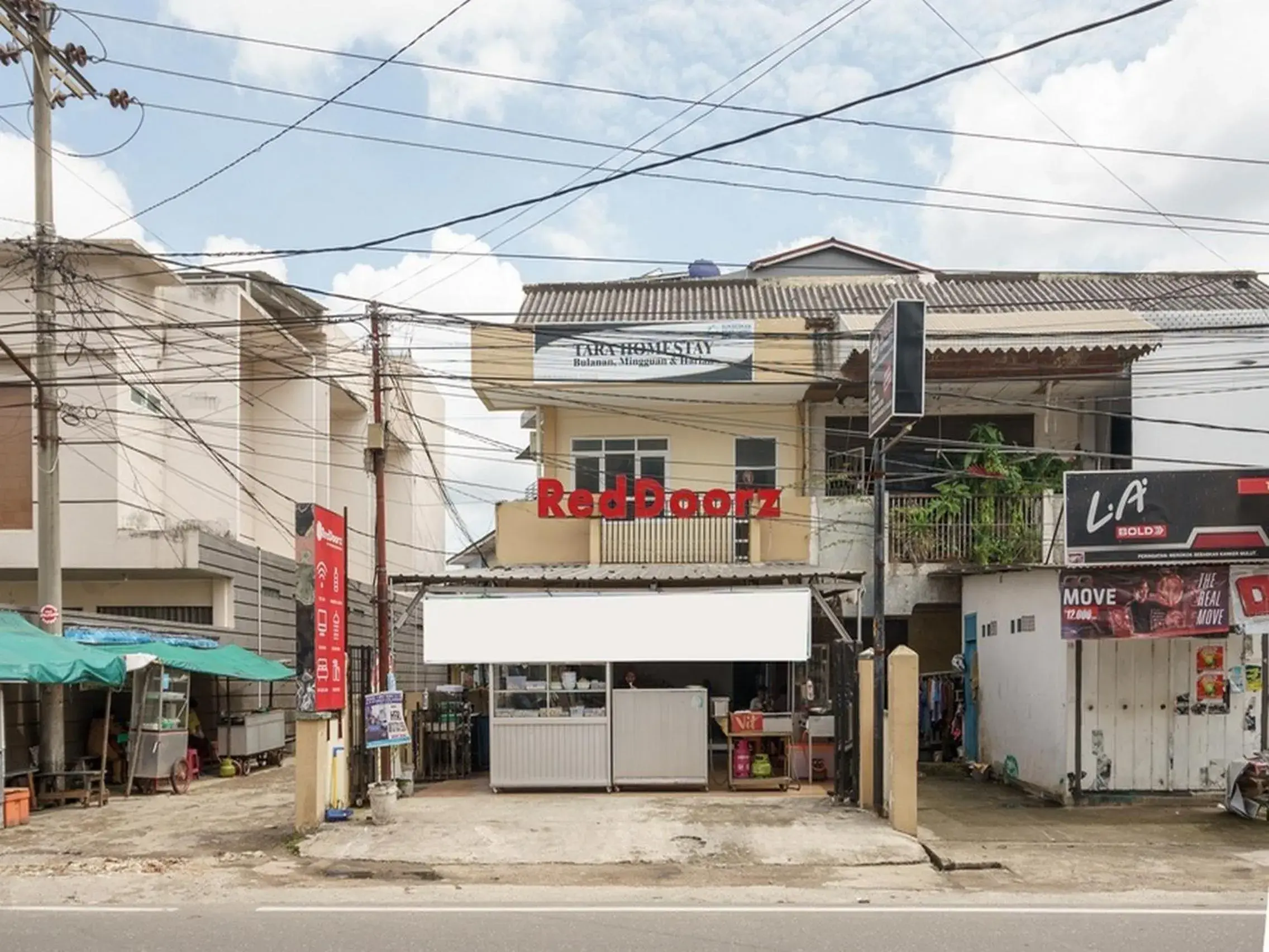 Property Building in RedDoorz near Palembang Trade Center