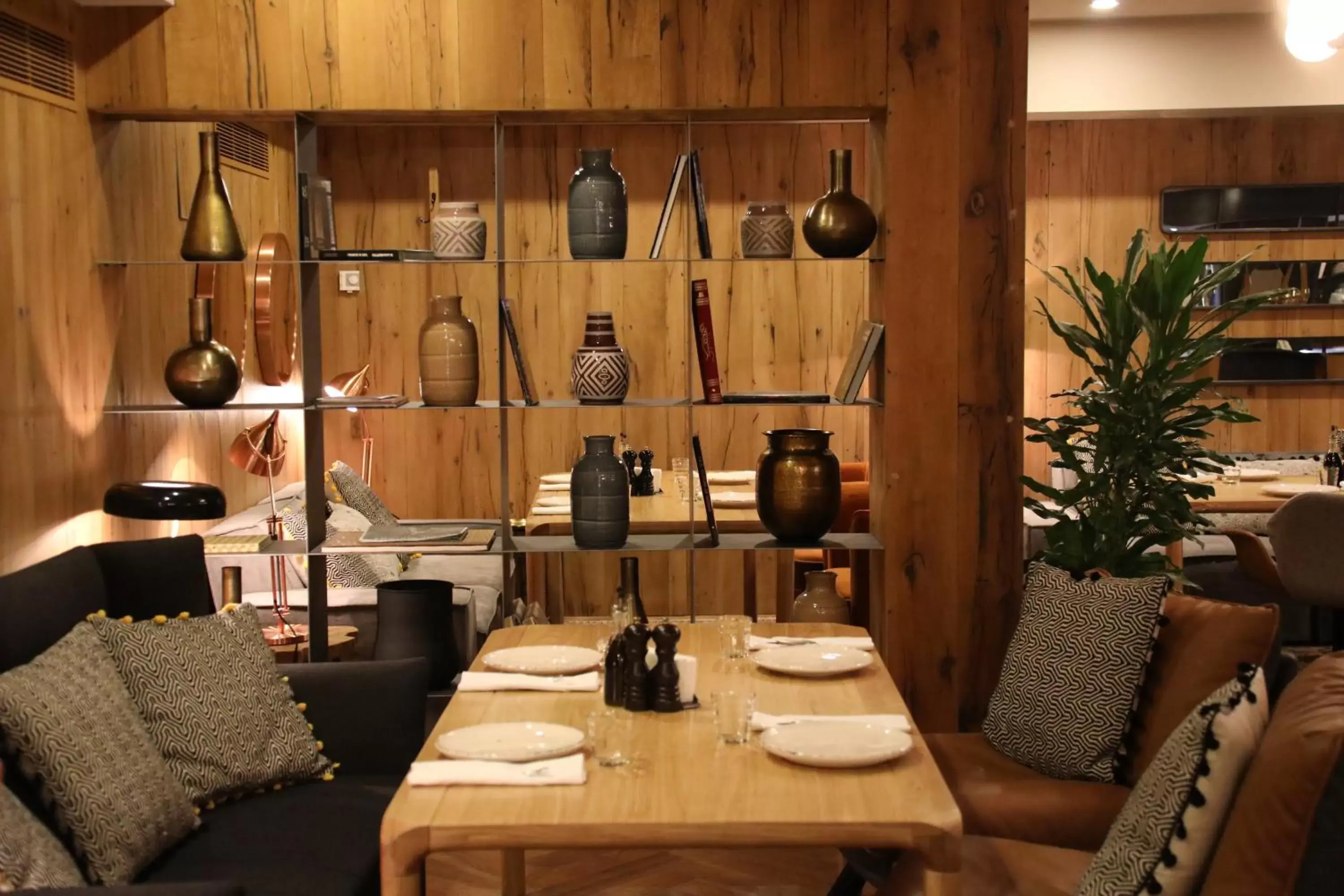 Restaurant/places to eat in Shota @ Rustaveli Boutique Hotel Restaurant/places to eat in Shota @ Rustaveli Boutique Hotel