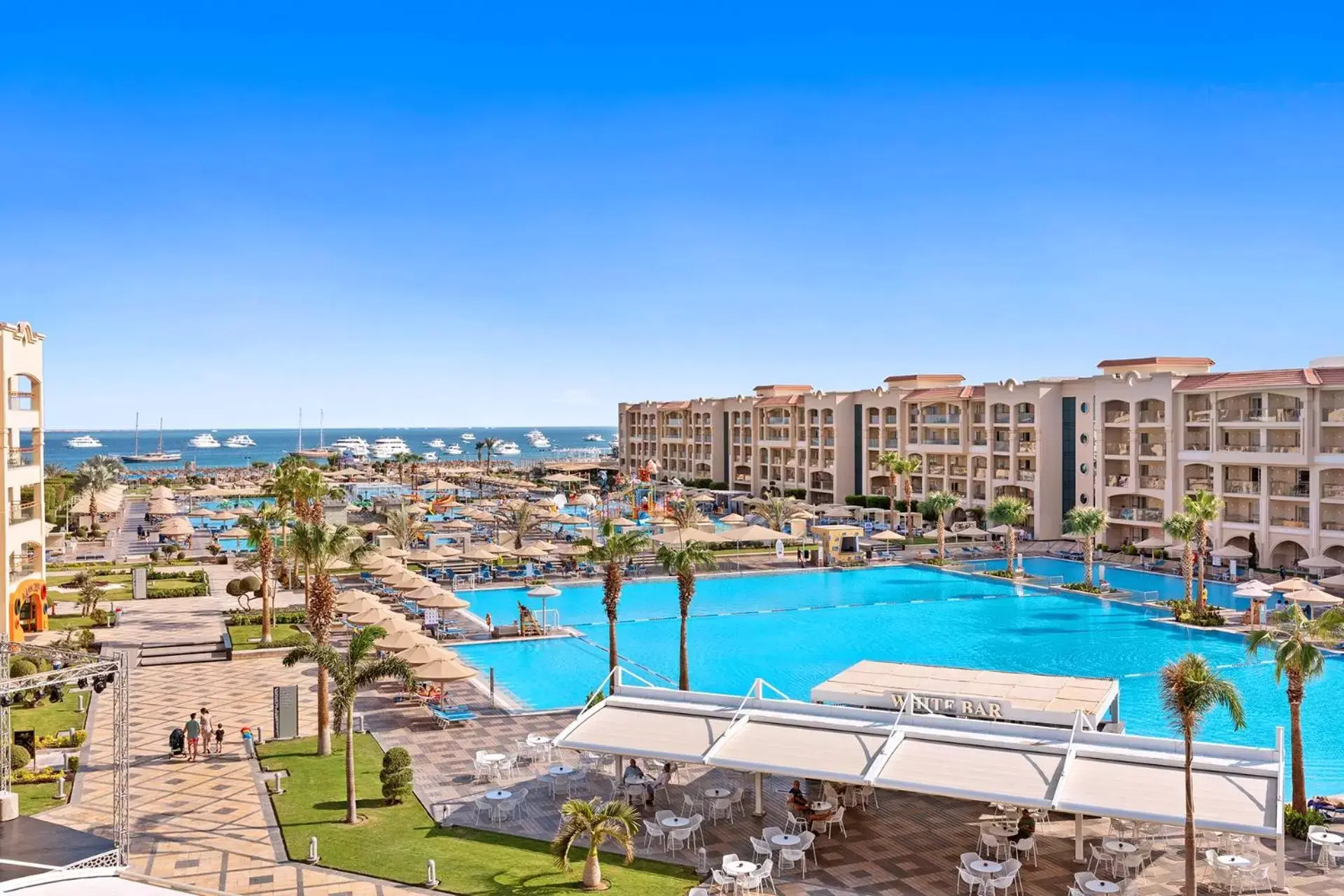 Swimming pool, Pool View in Pickalbatros White Beach Resort - Hurghada
