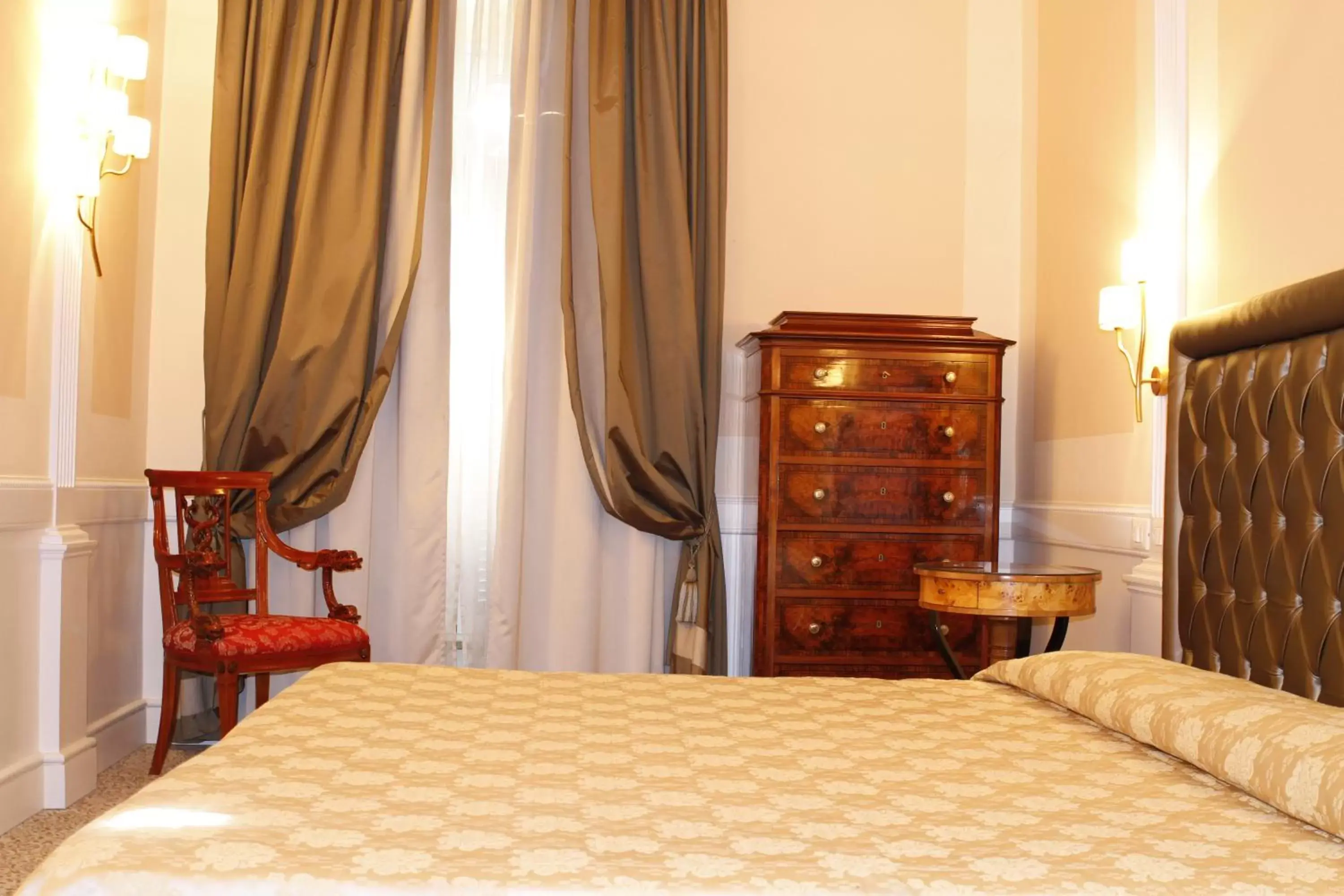 Bedroom, Bed in Boutique Hotel Trevi
