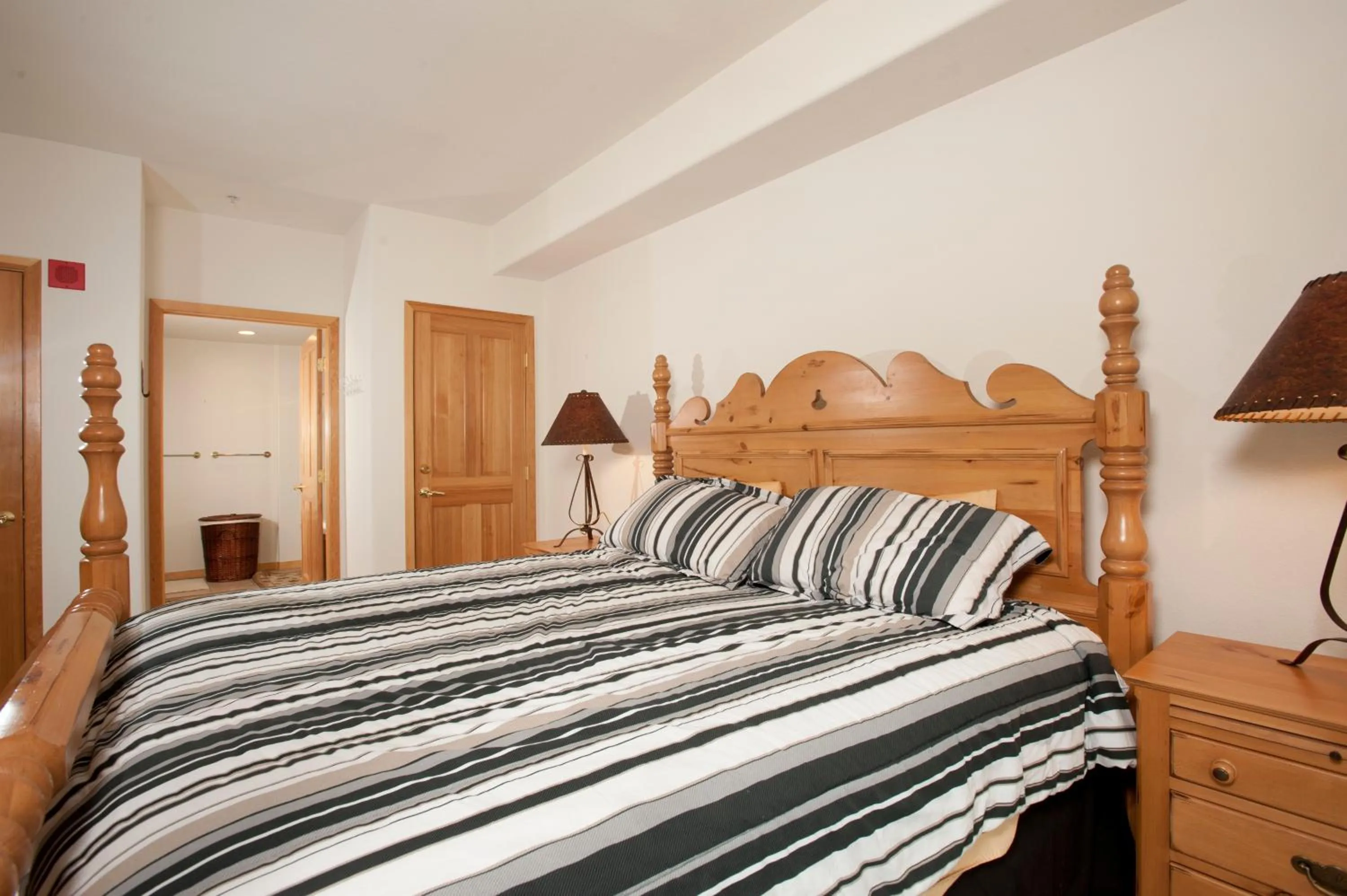 Bed in Gateway Mountain Lodge, A Vail Resorts Property