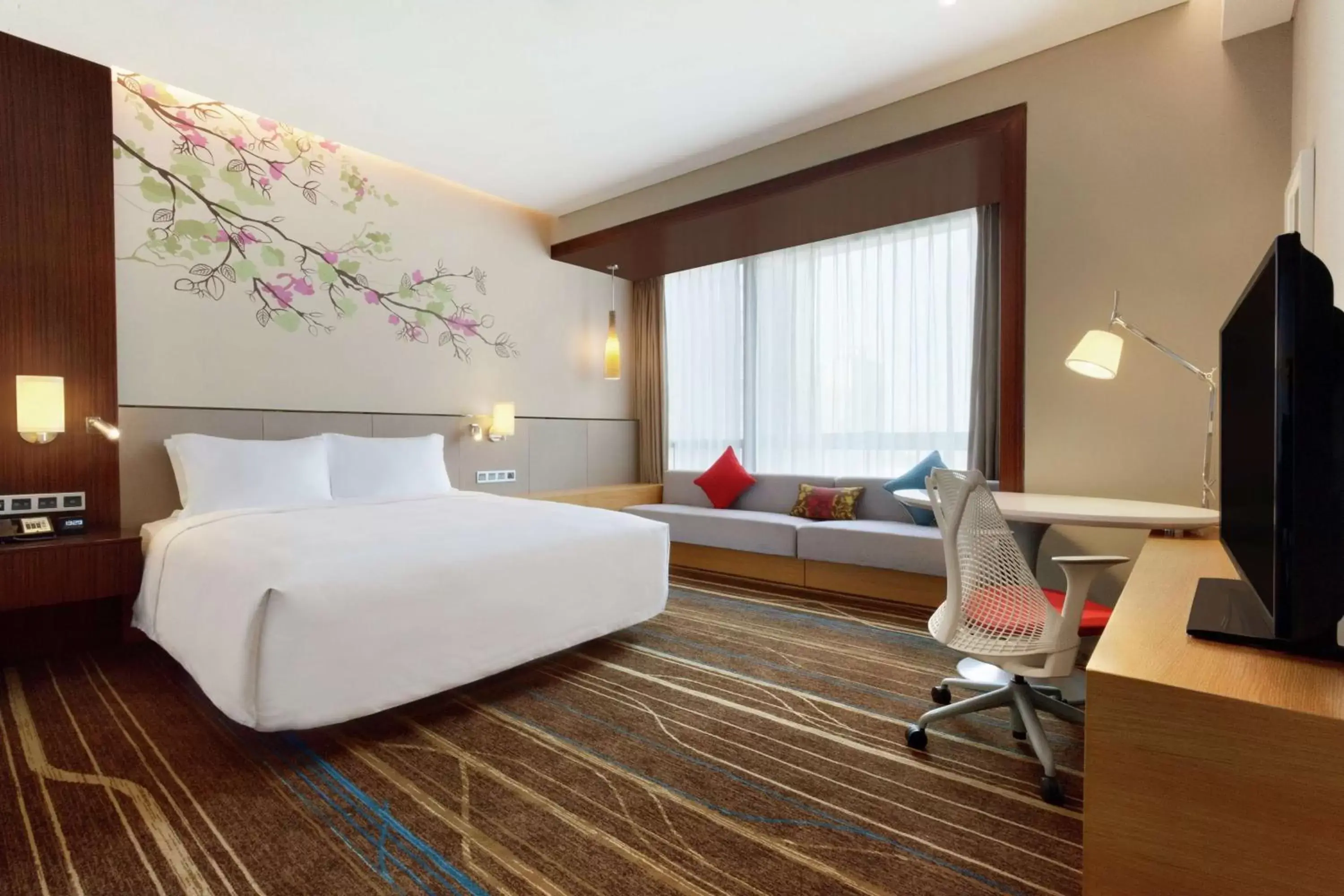 Bedroom, Bed in Hilton Garden Inn Shenzhen Bao'an