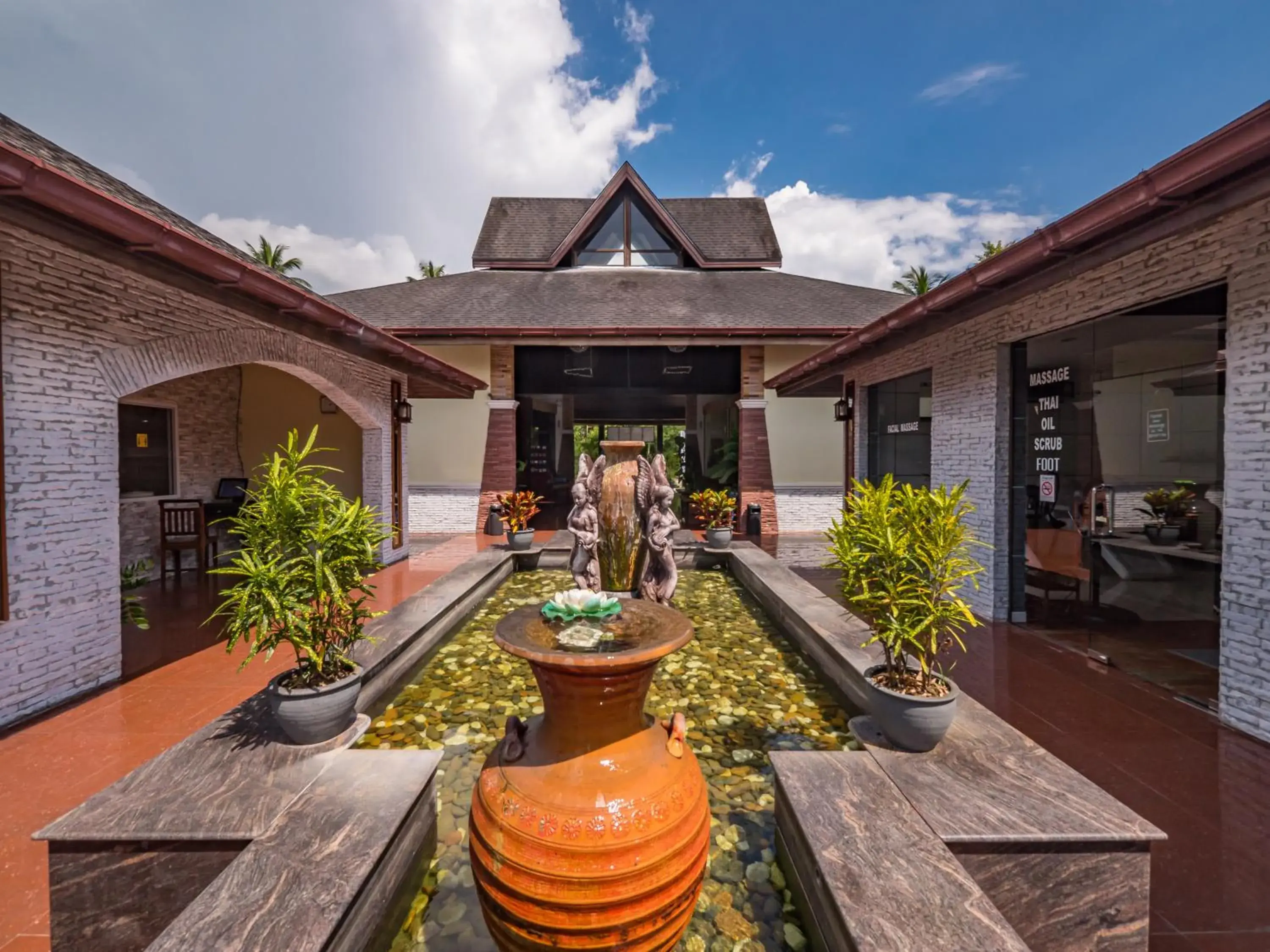 Facade/entrance in Sea Valley Resort Facade/entrance in Sea Valley Resort