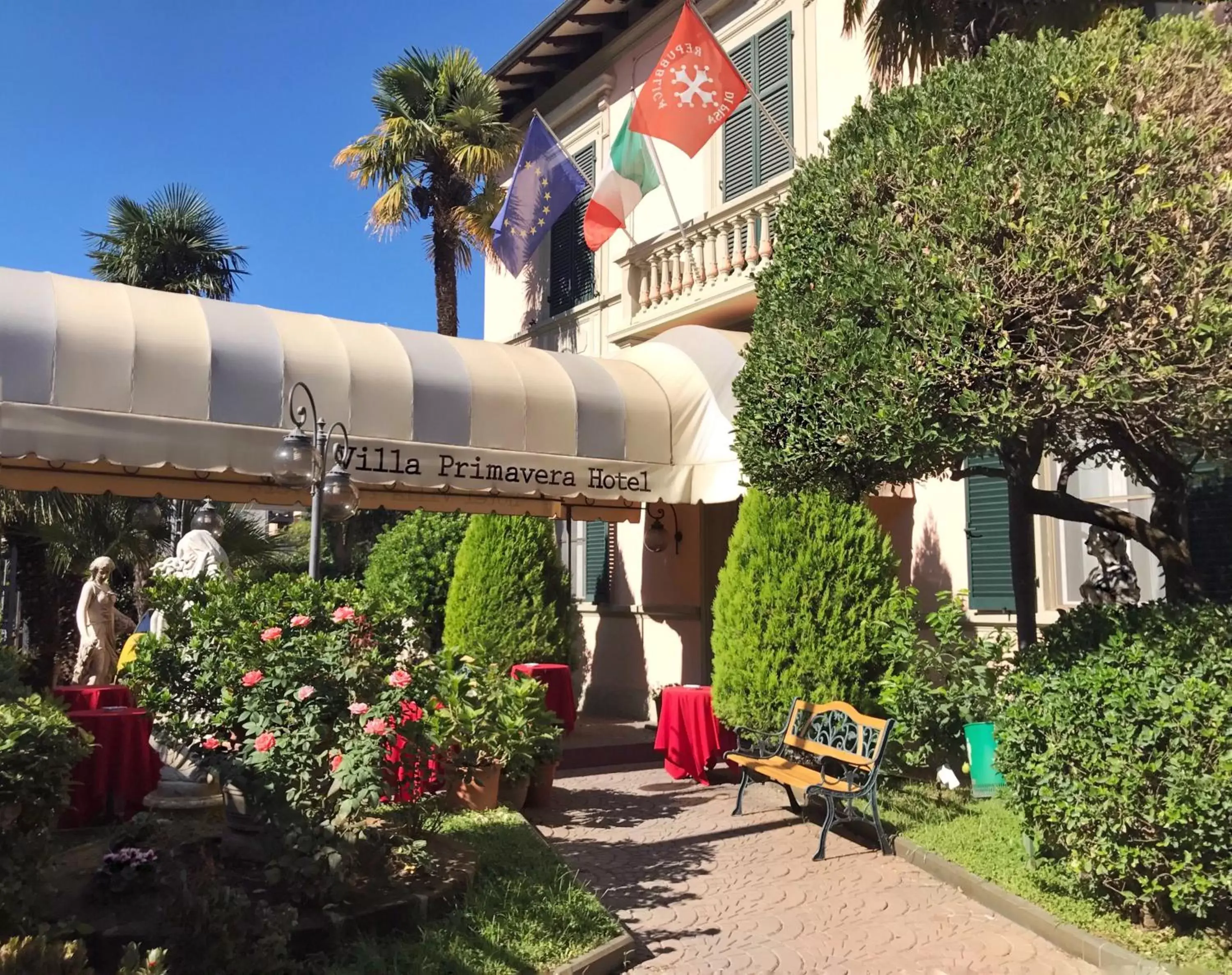 Facade/entrance in Hotel Villa Primavera