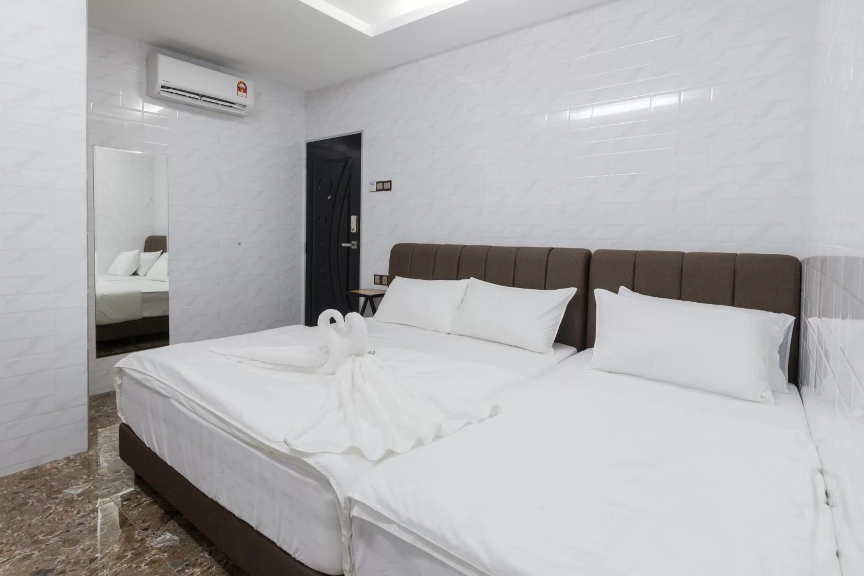 Bed in Lee Luxury Home USM Penang