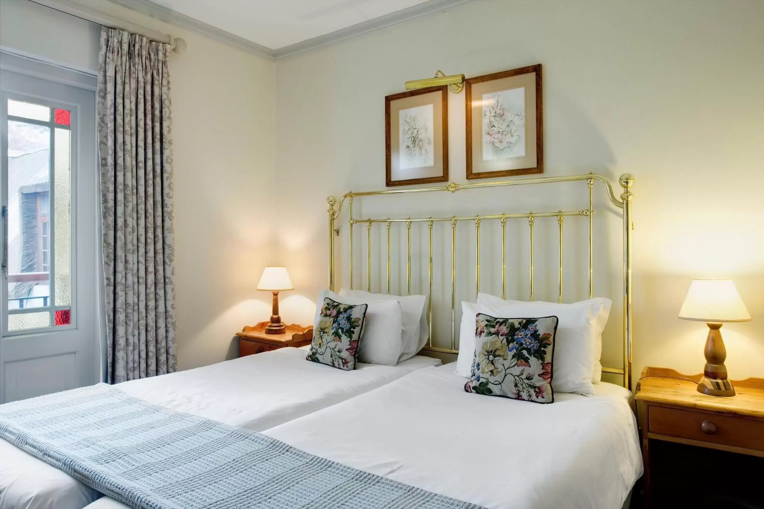 Bed in The Stellenbosch Hotel
