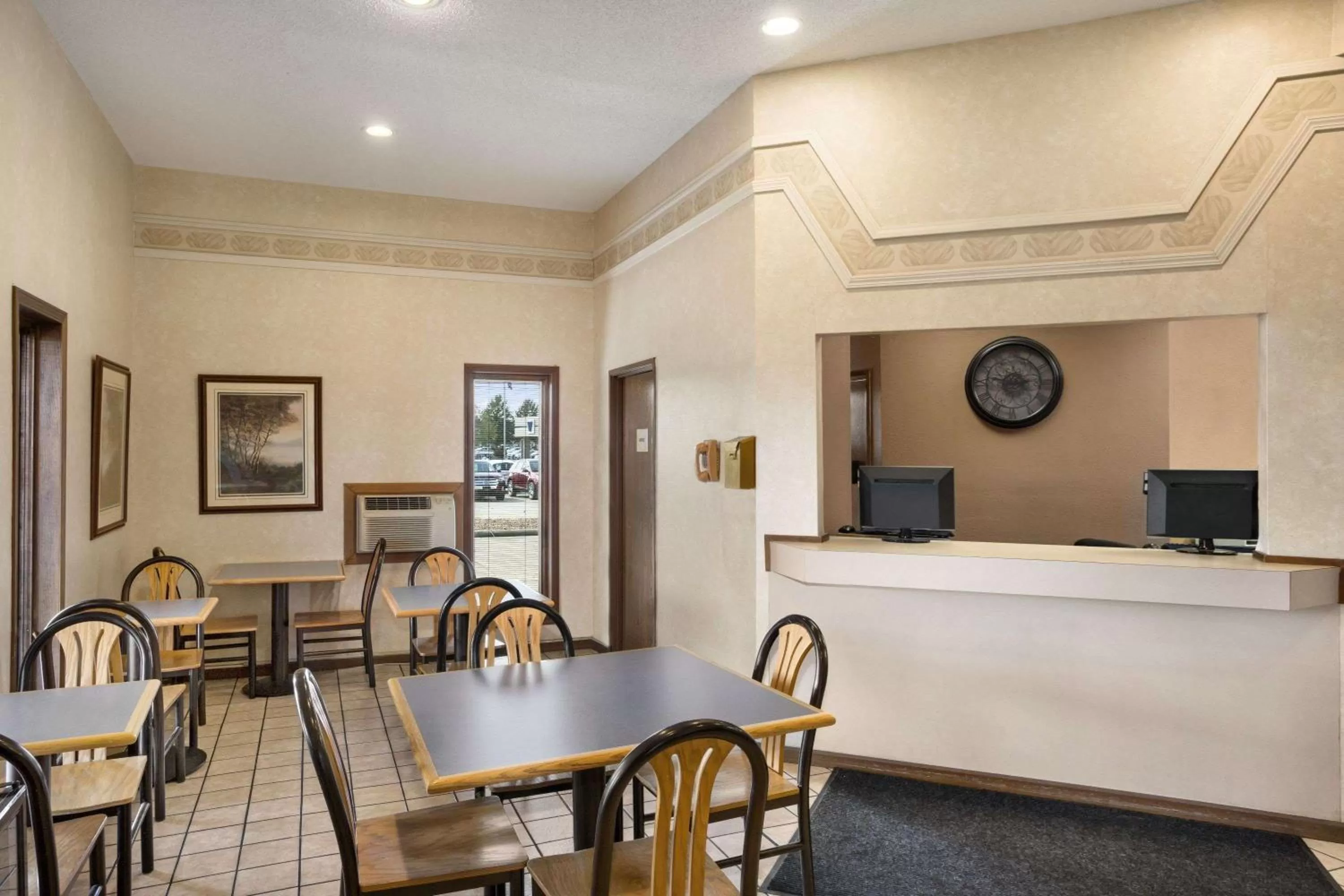 Lobby or reception in Super 8 by Wyndham Carbondale