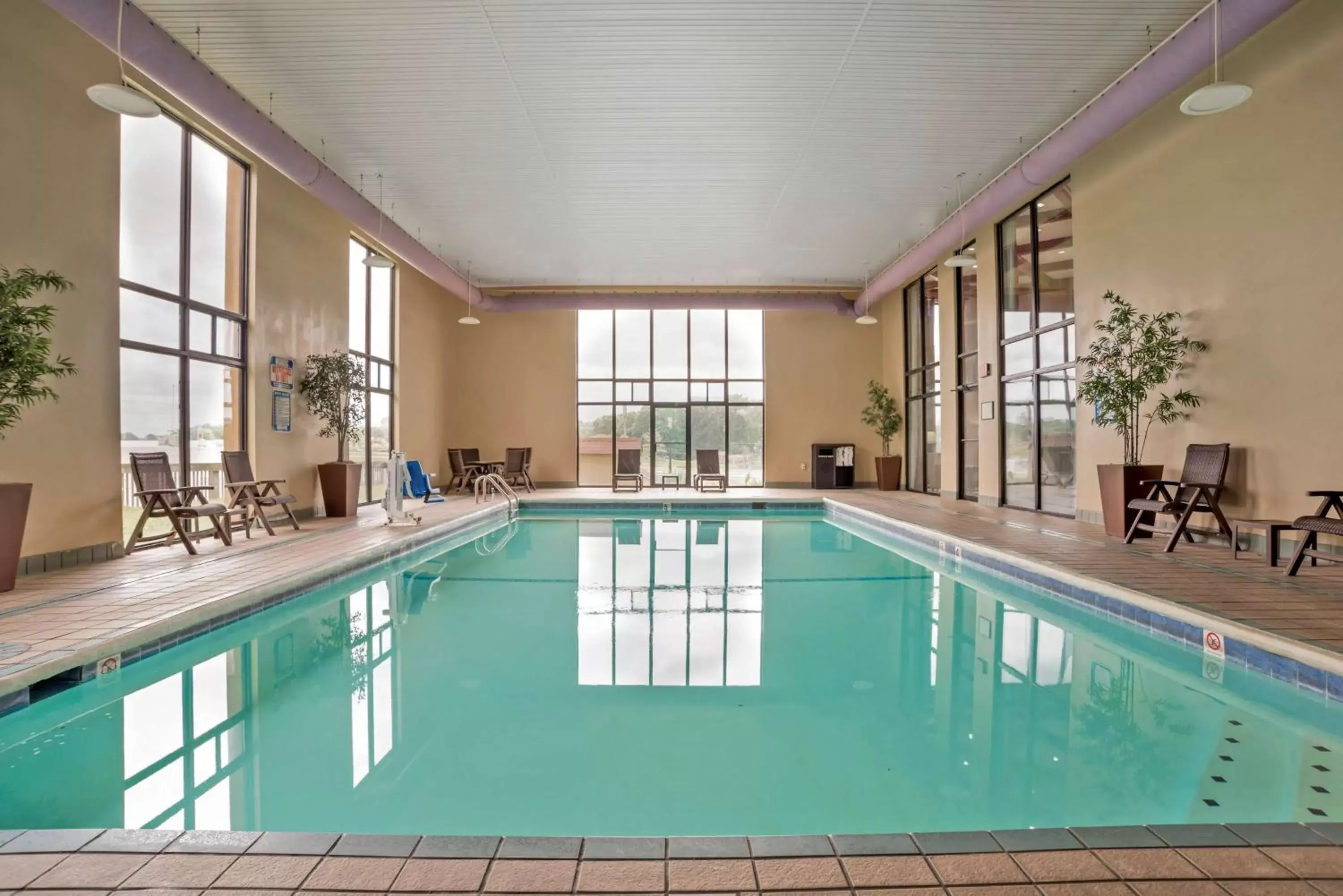 Pool view, Swimming Pool in Best Western Vicksburg