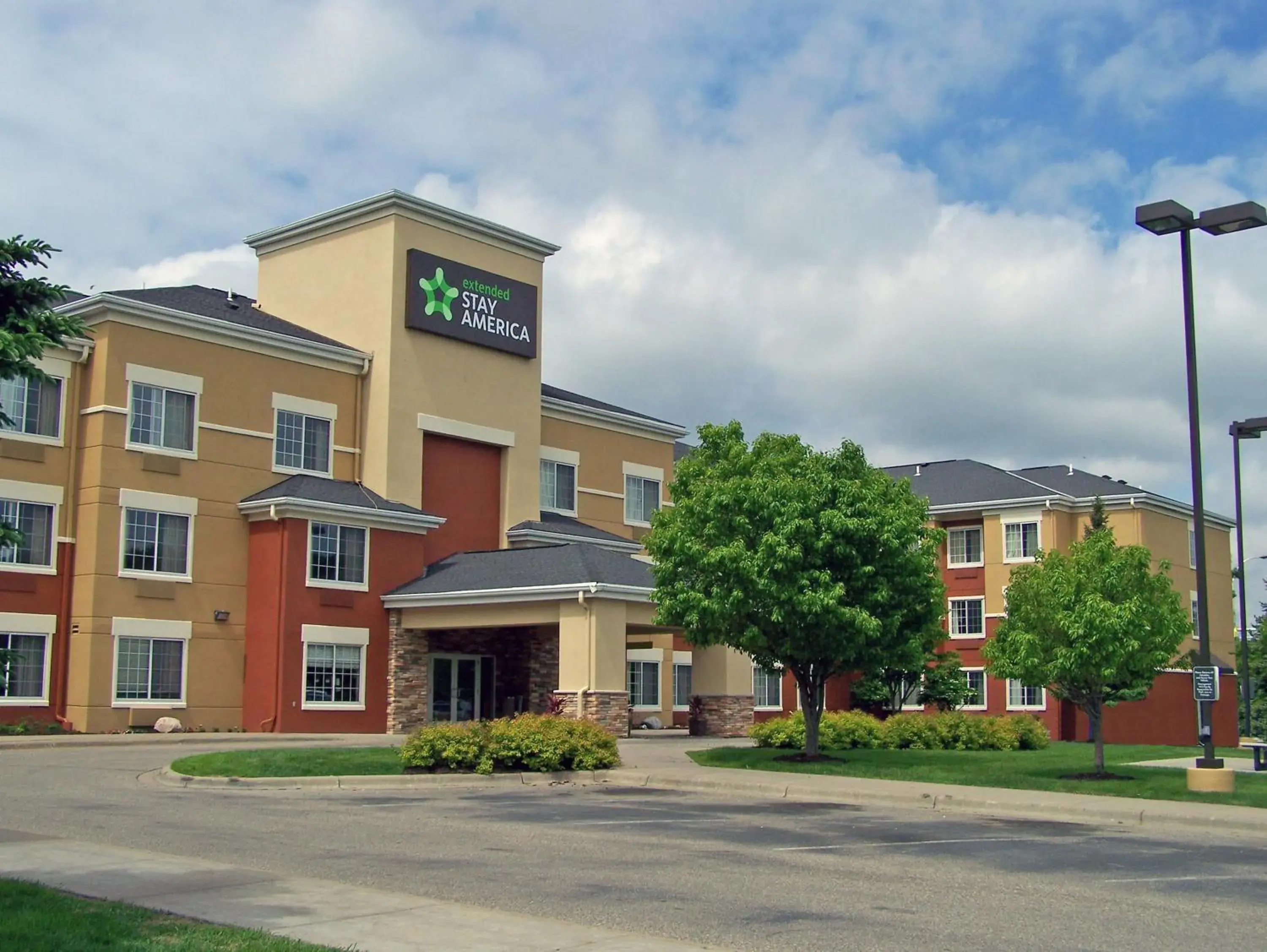 Property building in Extended Stay America Suites - Minneapolis - Airport - Eagan - North