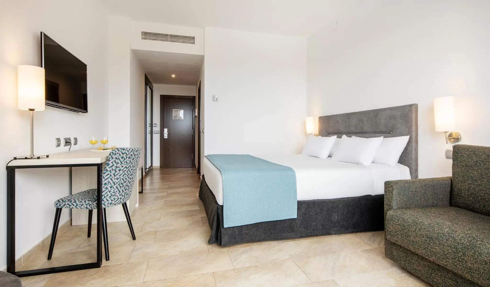 Connecting Double or Twin Room (2 Adults + 2 Children) in Ilunion Calas de Conil Connecting Double or Twin Room (2 Adults + 2 Children) in Ilunion Calas de Conil