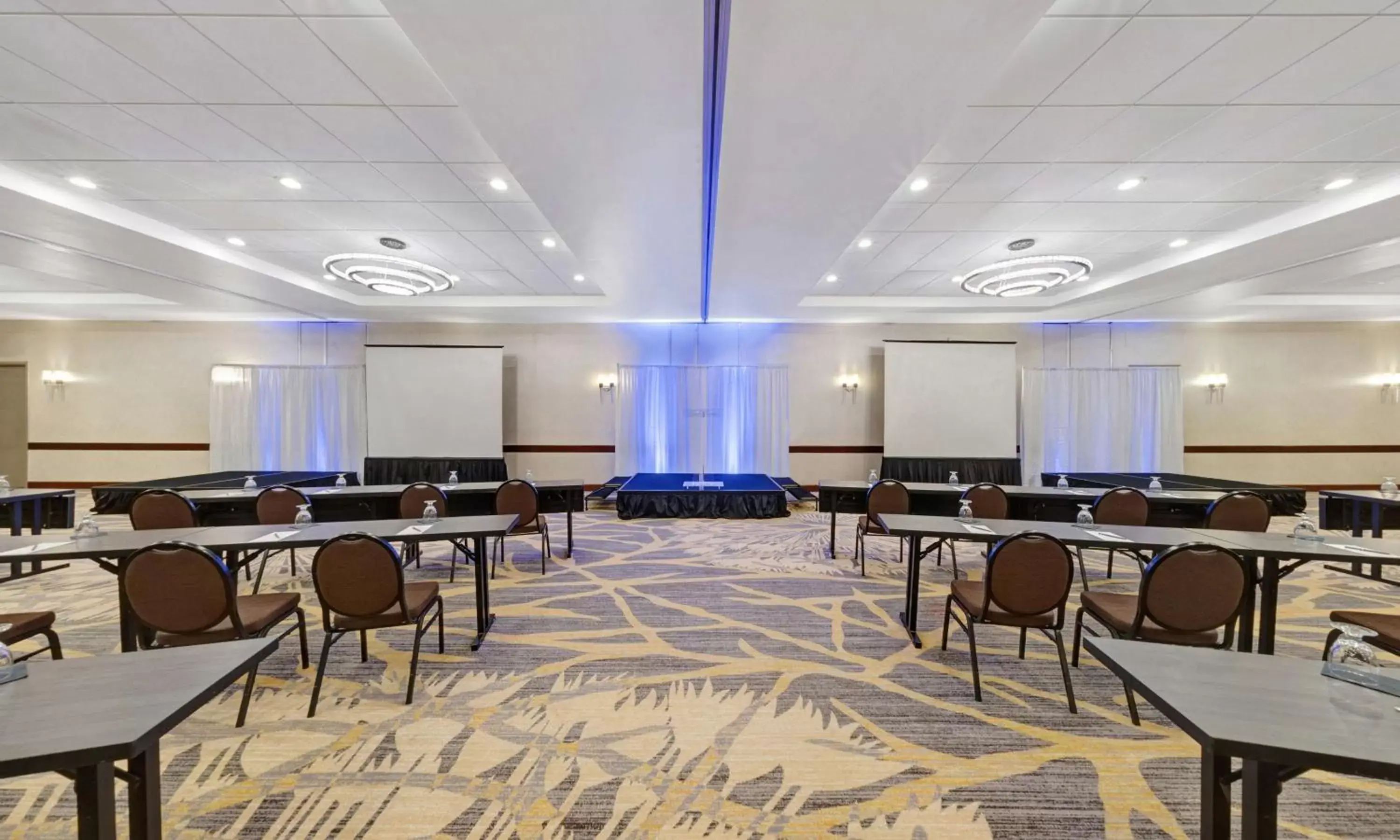 Meeting/conference room in Embassy Suites by Hilton Milwaukee Brookfield