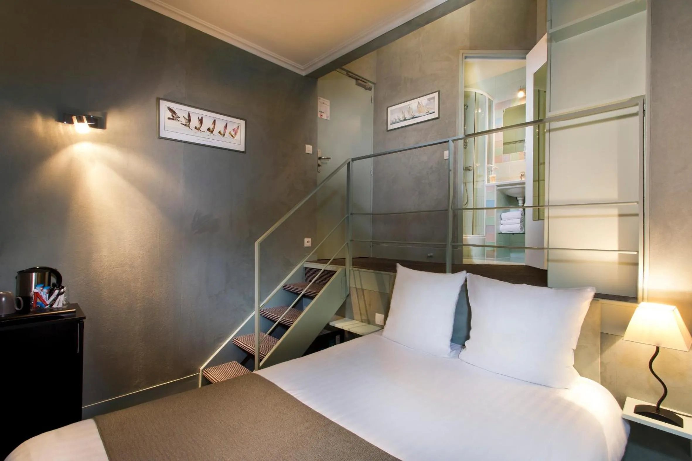 Bedroom, Bed in Makom Pereire