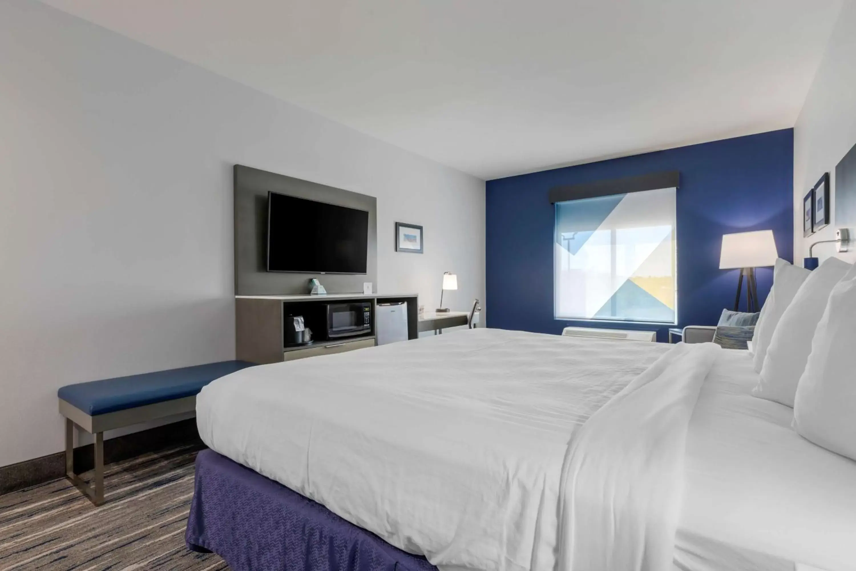 Bedroom, Bed in Best Western Plus Choctaw Inn & Suites Bedroom, Bed in Best Western Plus Choctaw Inn & Suites
