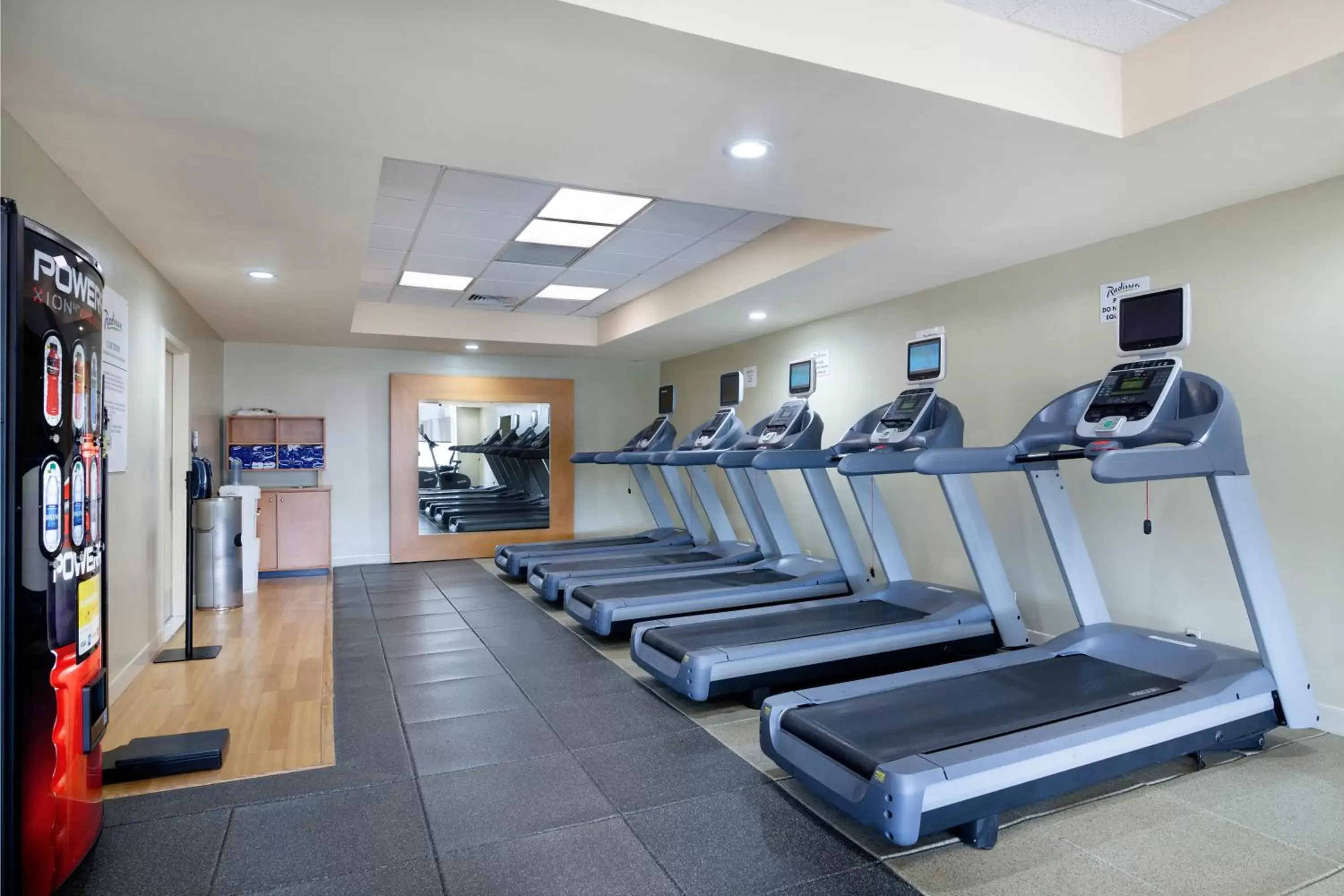 Fitness centre/facilities, Fitness Center/Facilities in Radisson Hotel JFK Airport