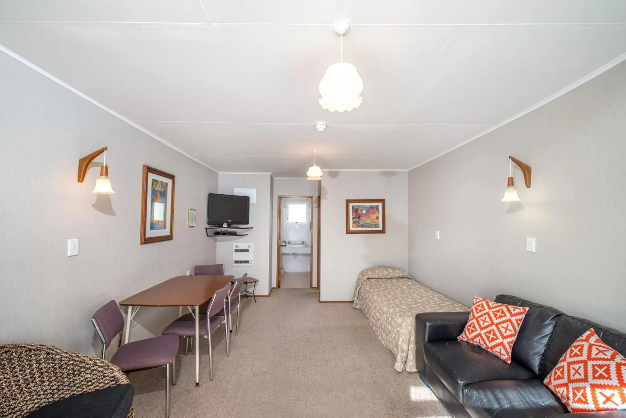 Bed in Amber Court Motel