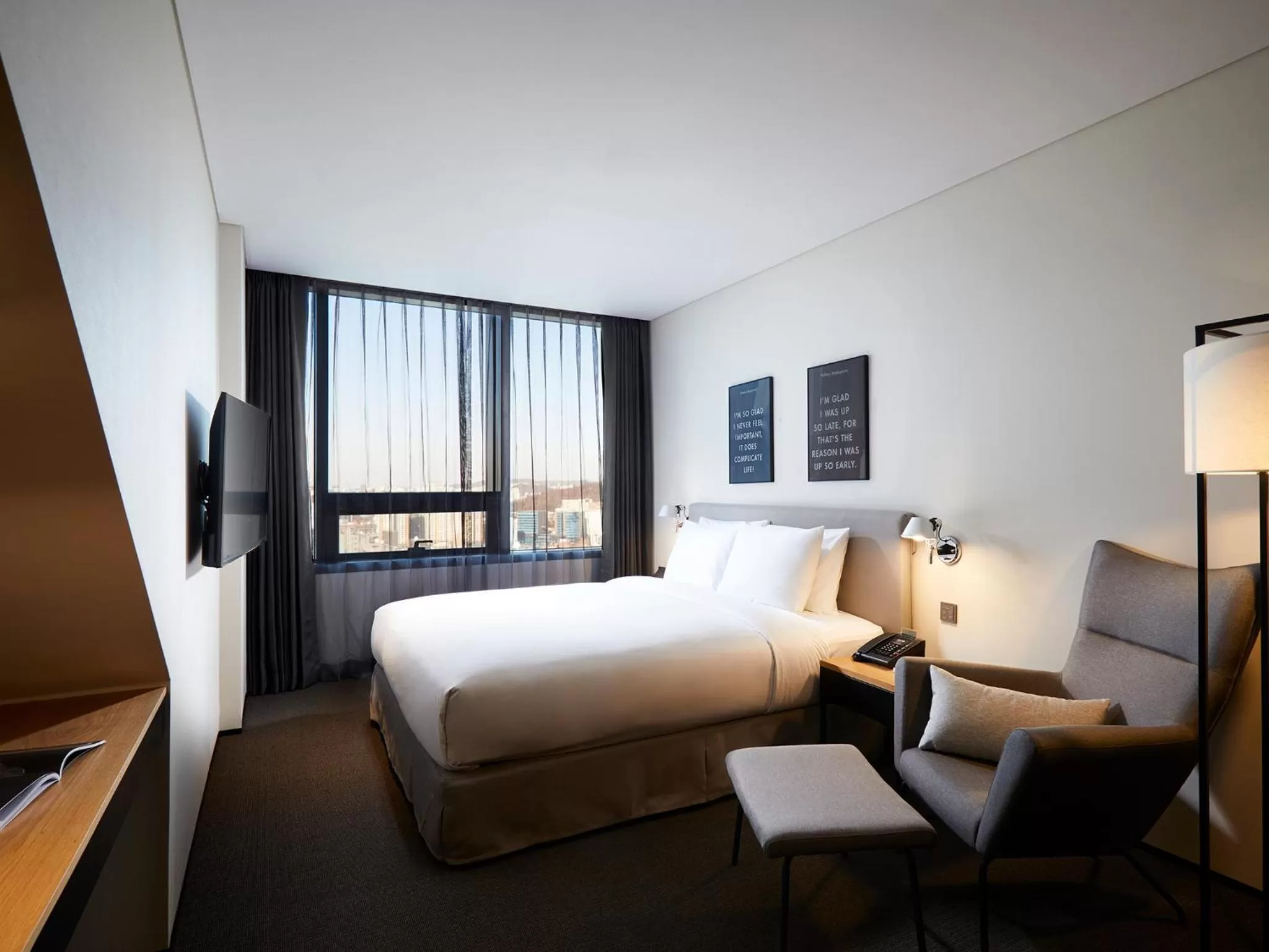 Photo of the whole room, Bed in GLAD Mapo